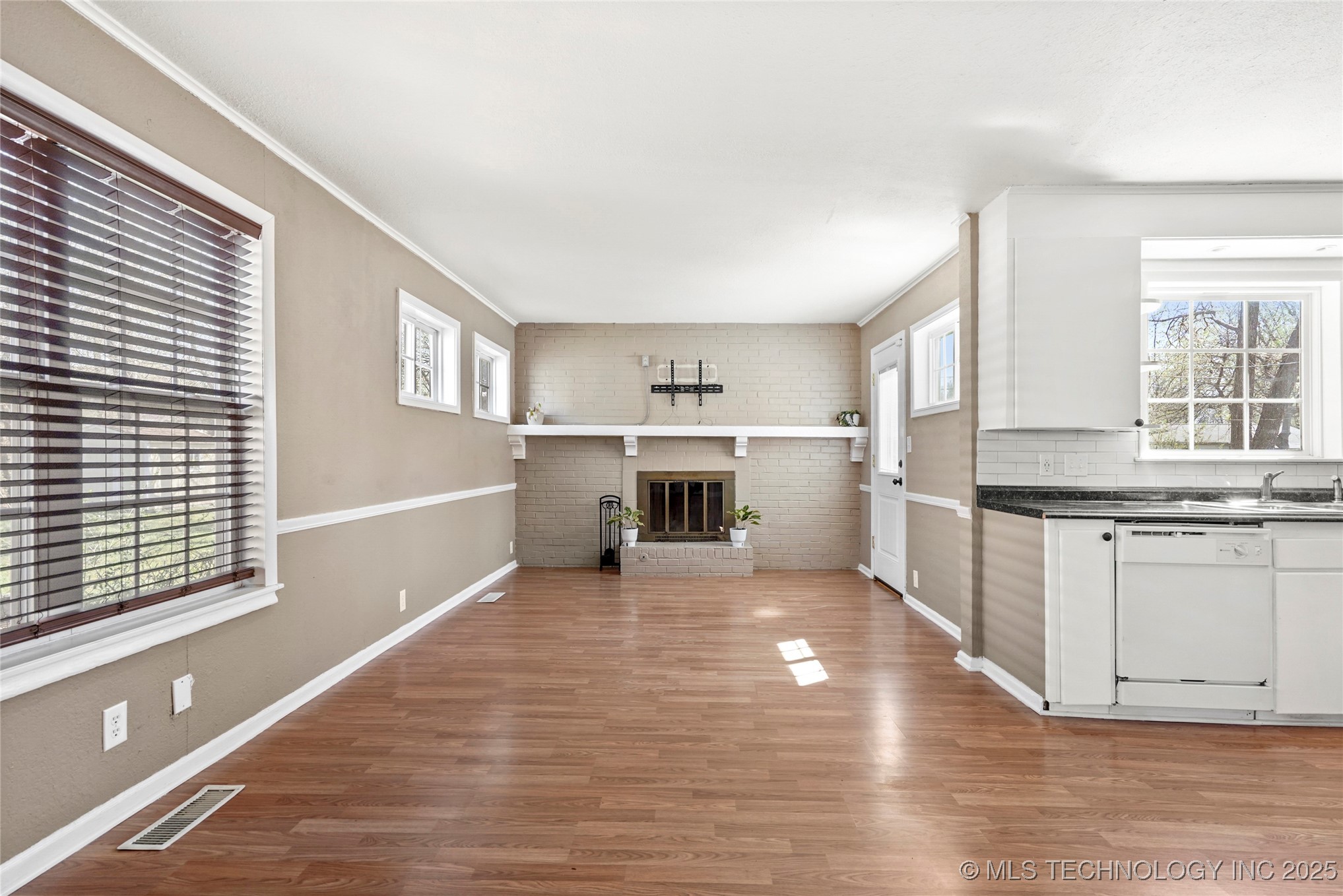 4641 S Trenton Avenue Property Photo 9