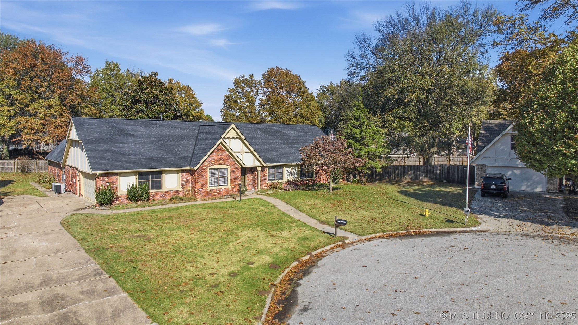 5127 E 97th Court Property Photo 2