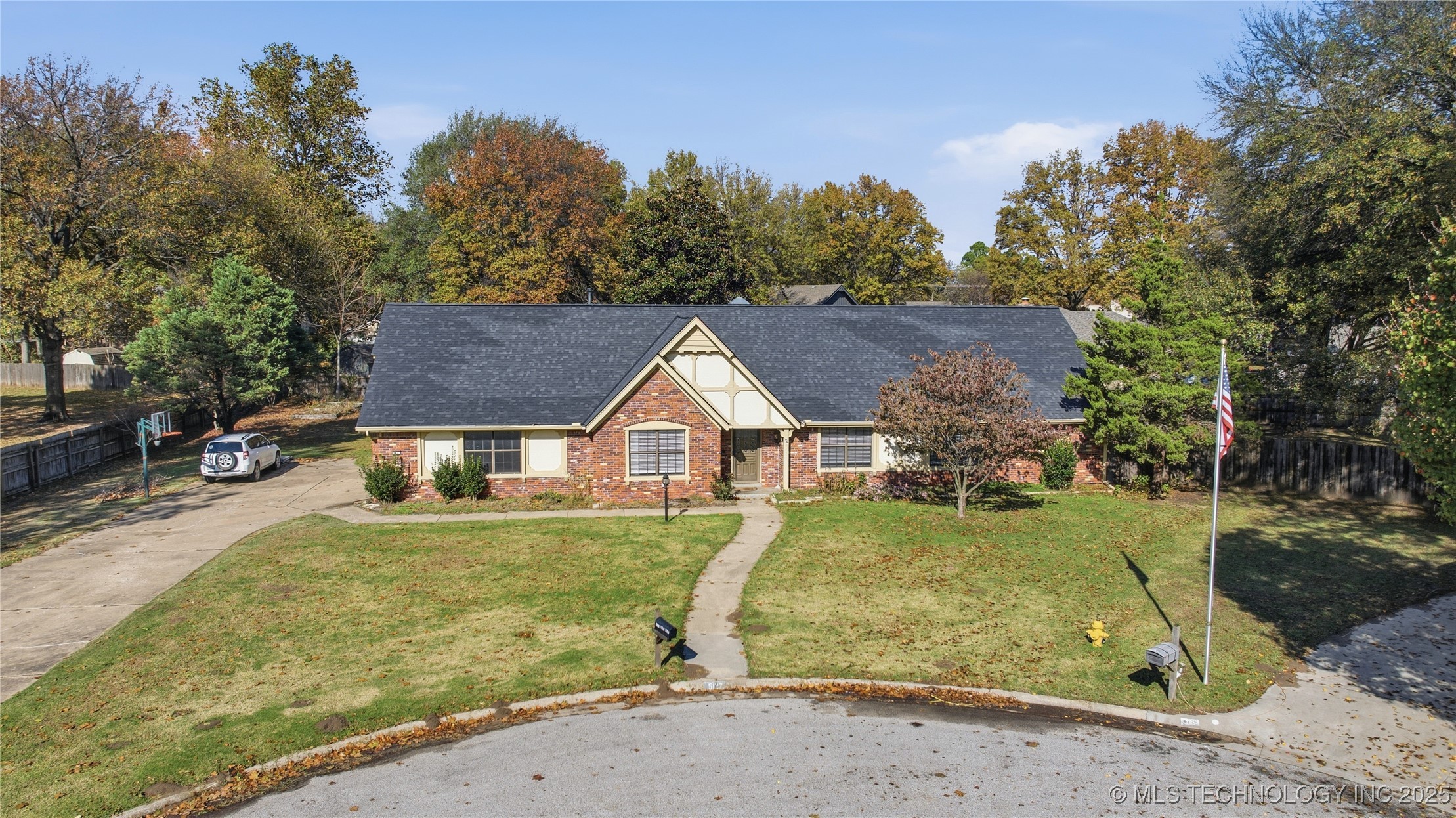 5127 E 97th Court Property Photo 3