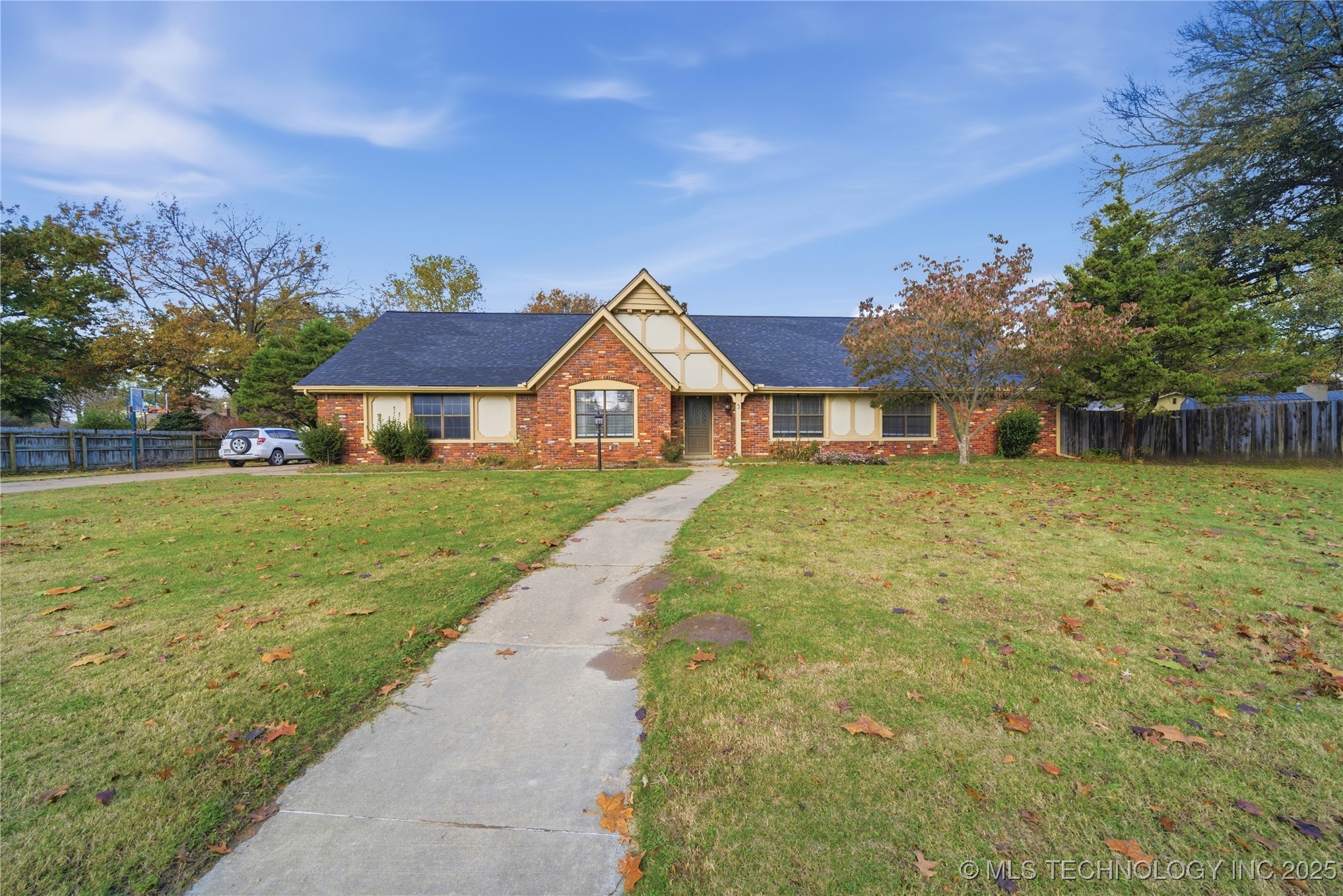 5127 E 97th Court Property Photo 4