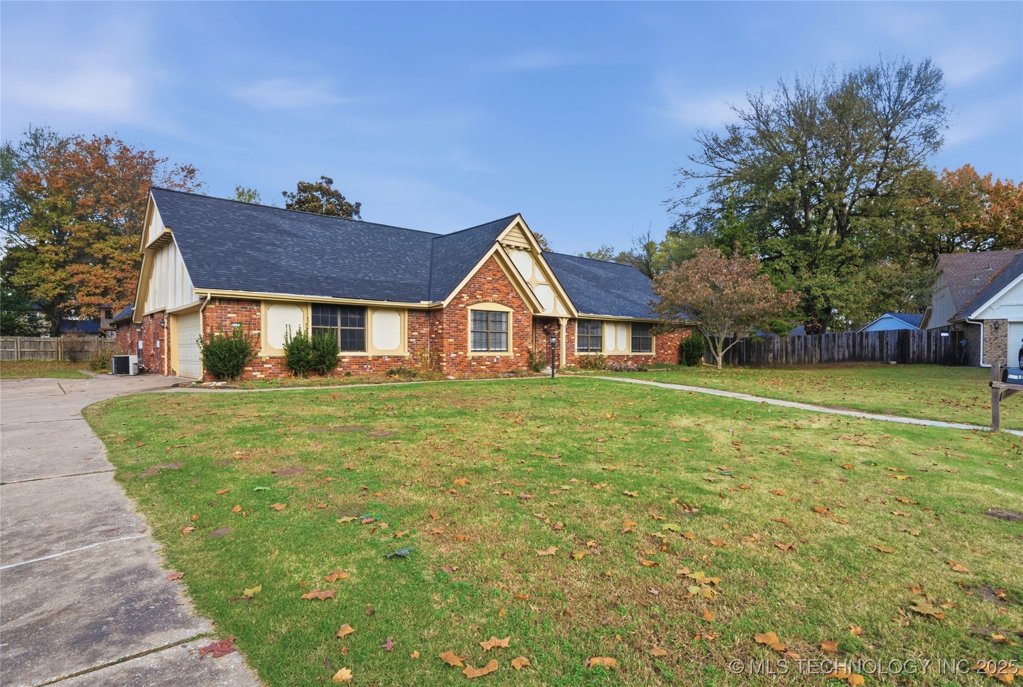 5127 E 97th Court Property Photo 5