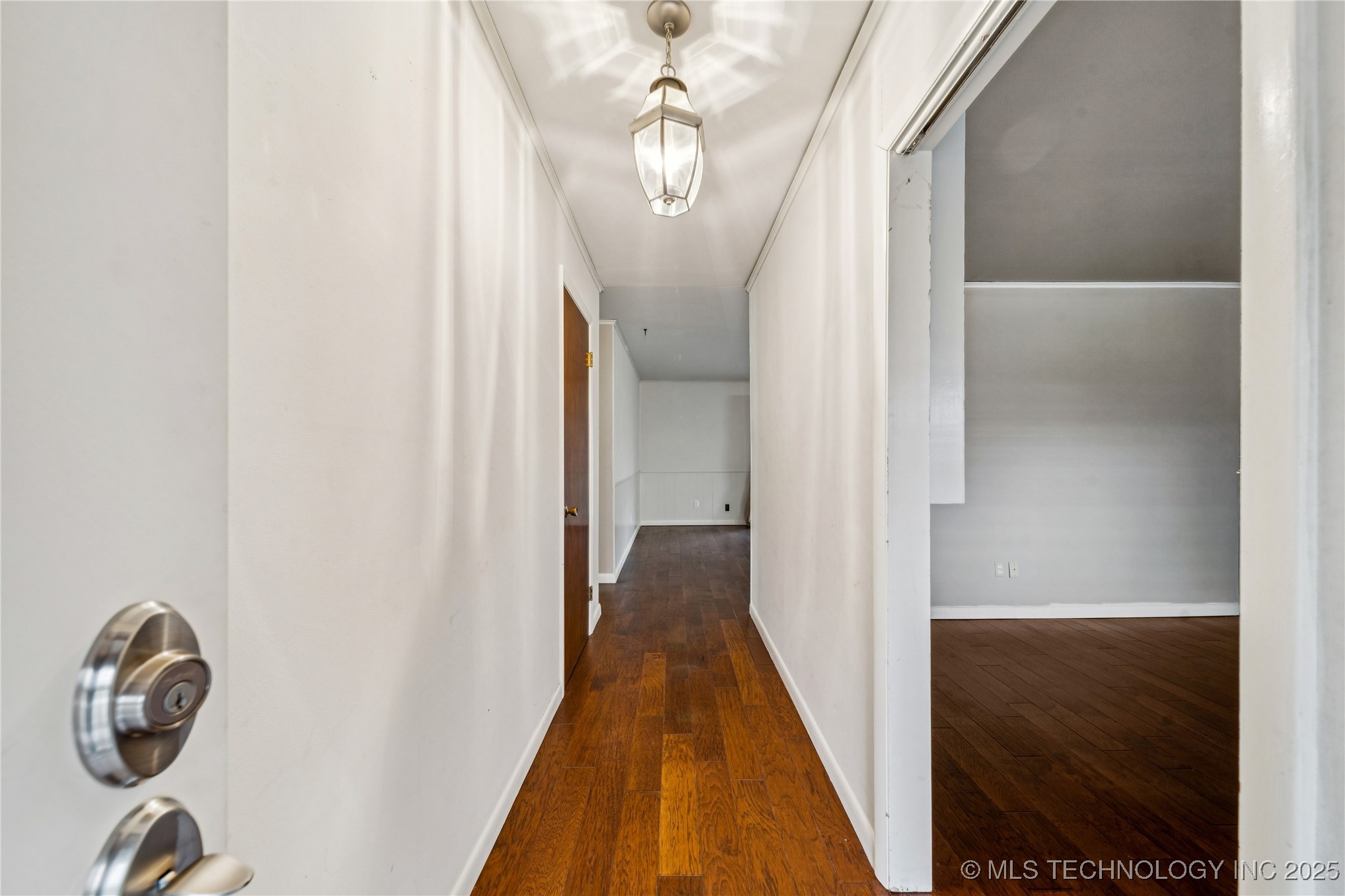 1138 N Fern Avenue Property Photo 6