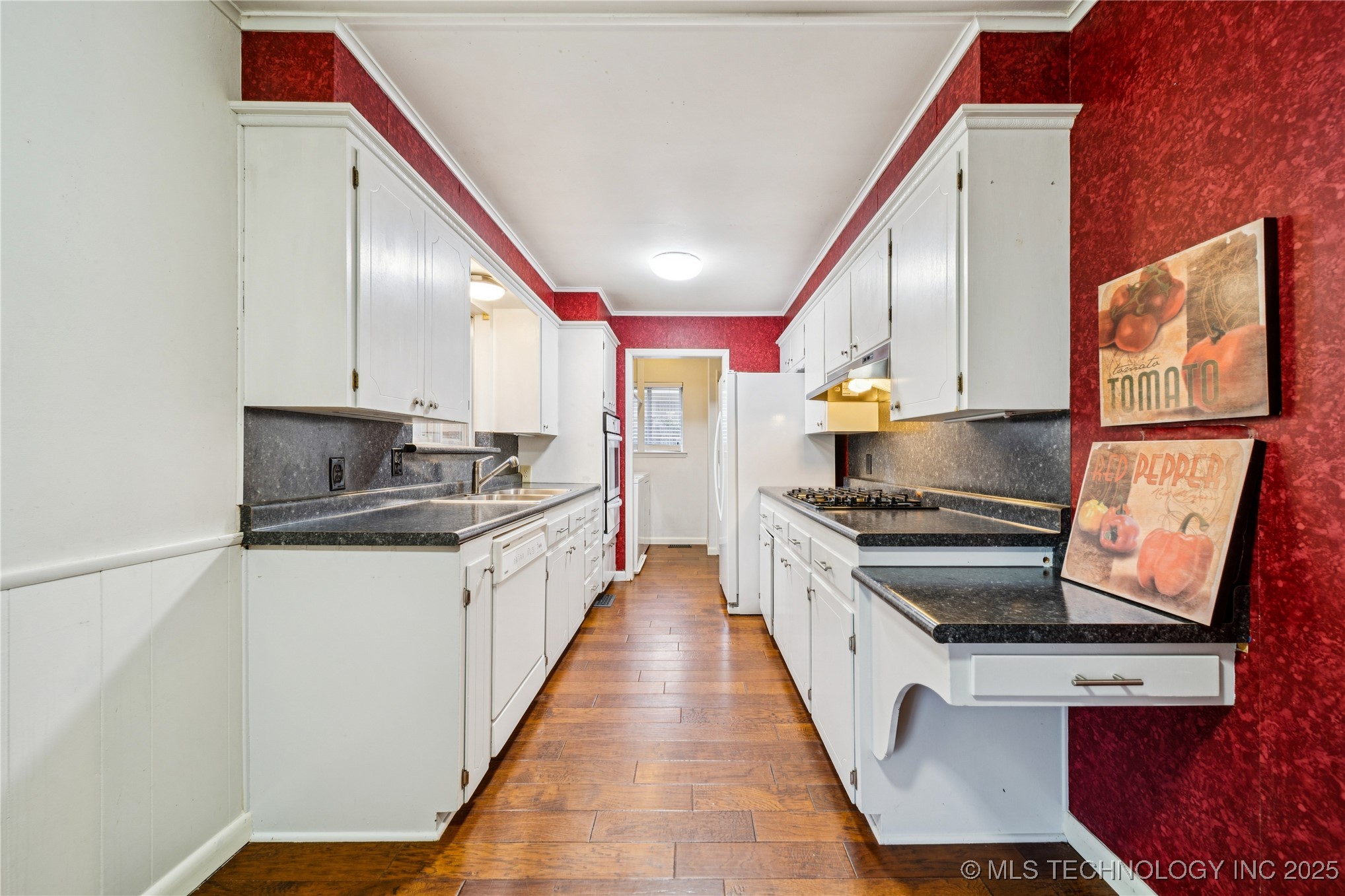 1138 N Fern Avenue Property Photo 11