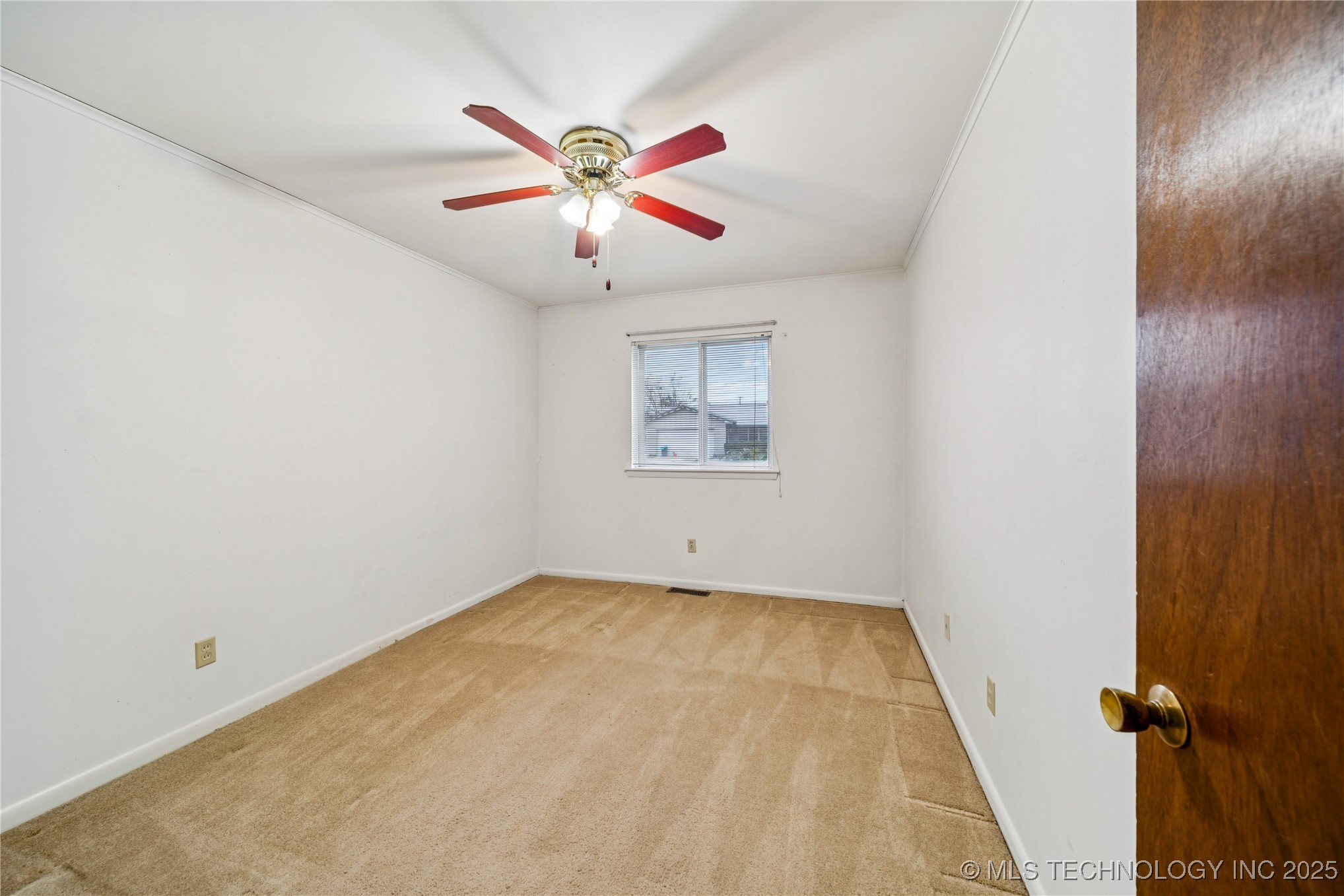 1138 N Fern Avenue Property Photo 24