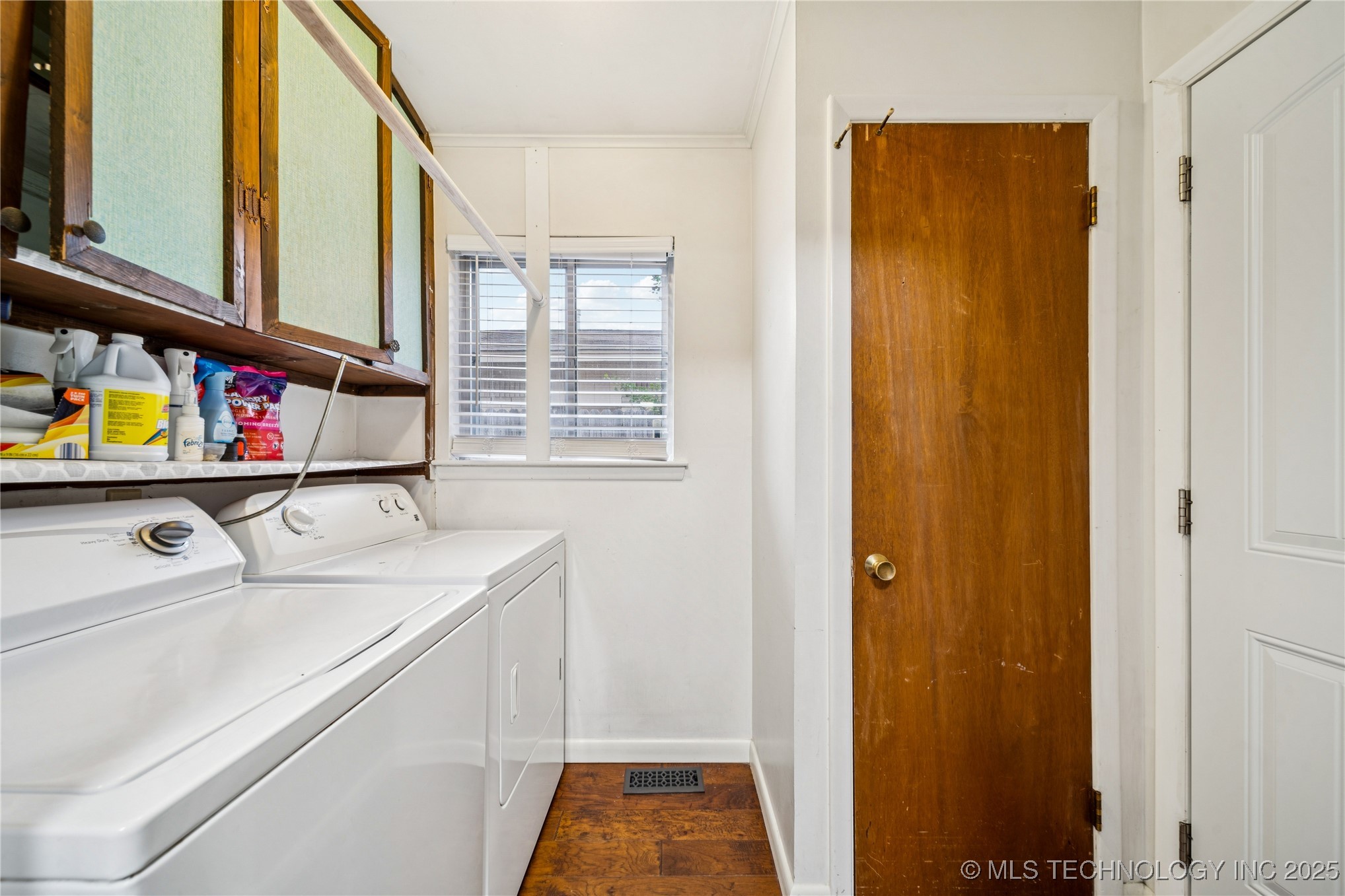 1138 N Fern Avenue Property Photo 25