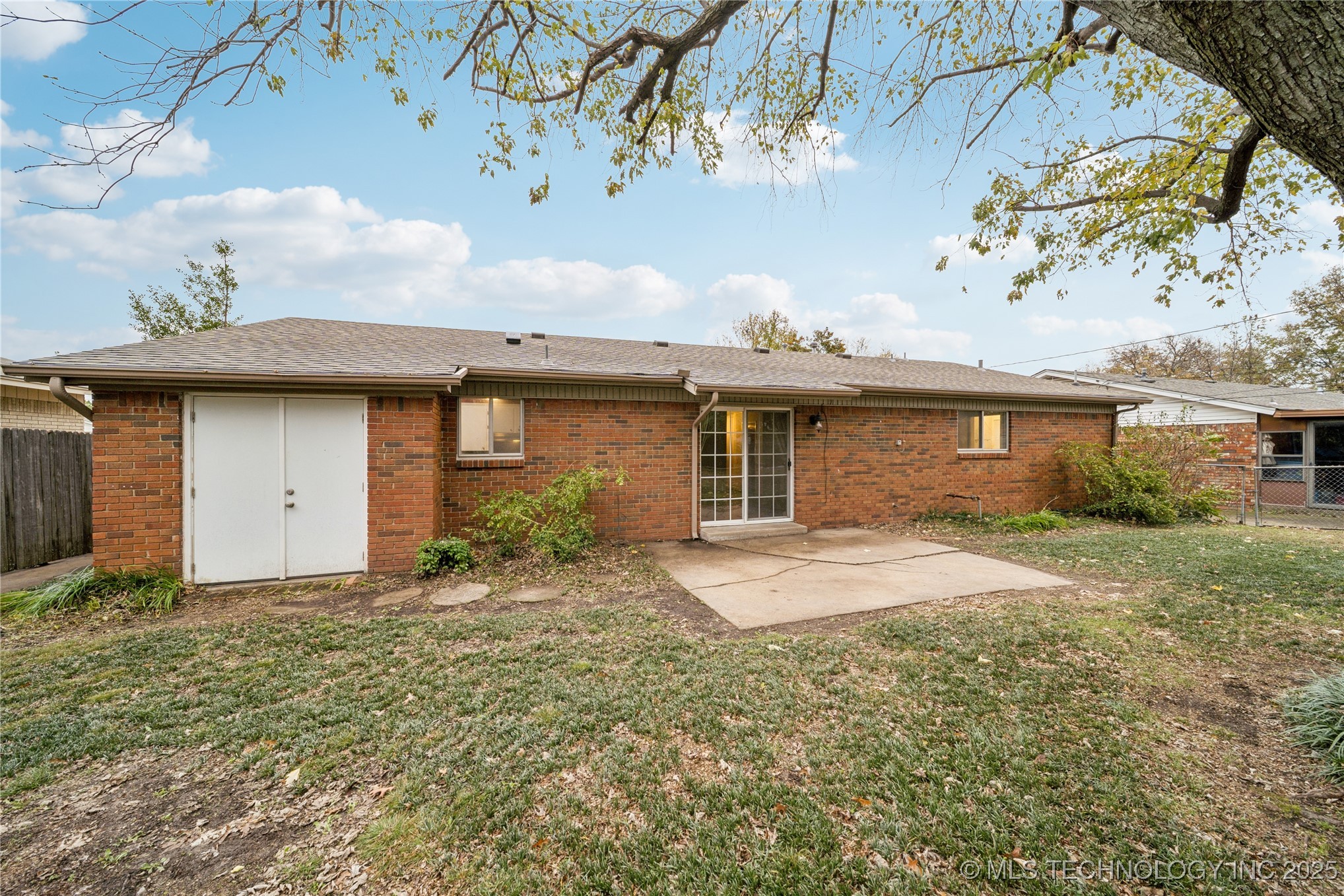 1138 N Fern Avenue Property Photo 28