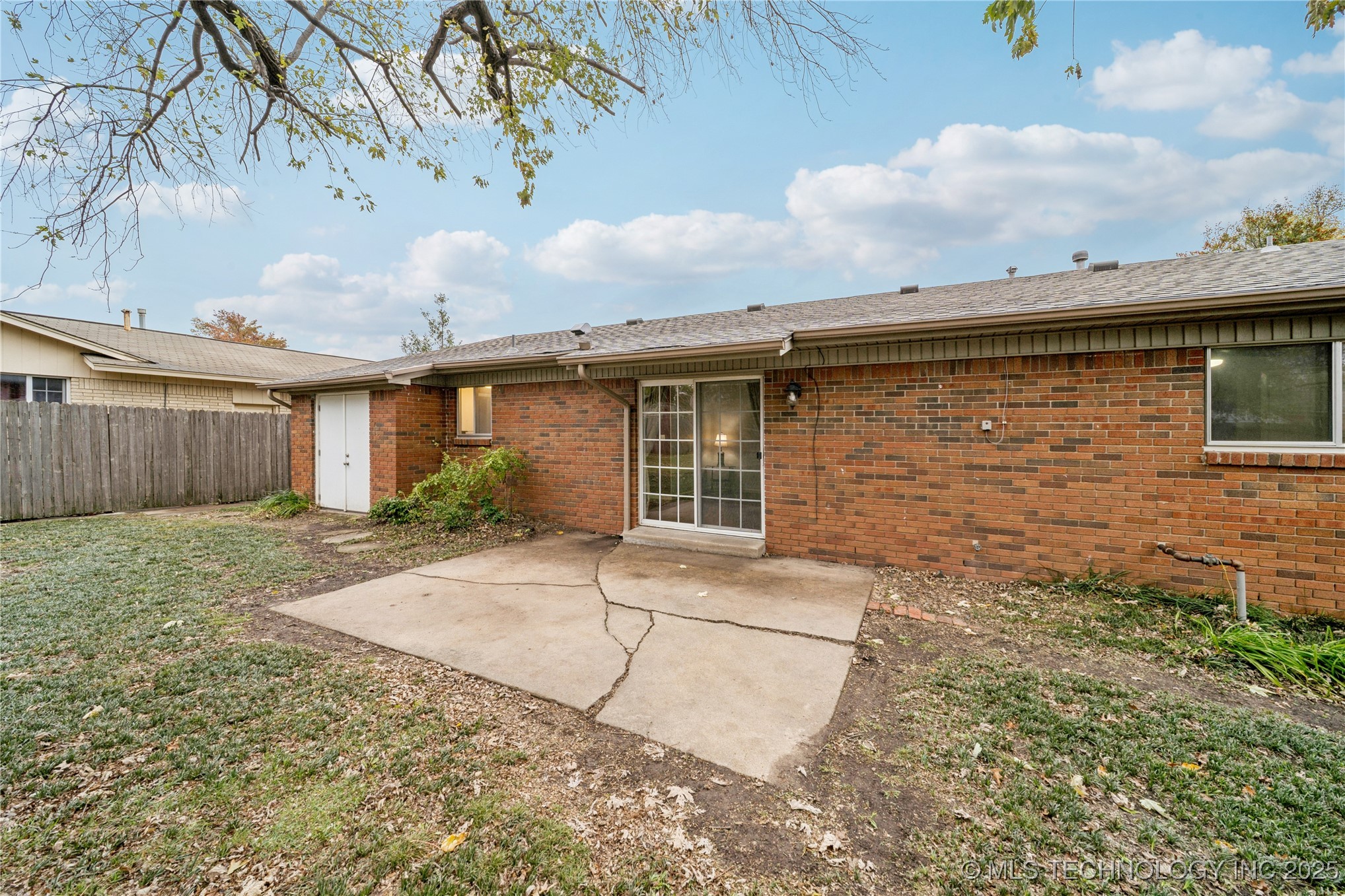 1138 N Fern Avenue Property Photo 29