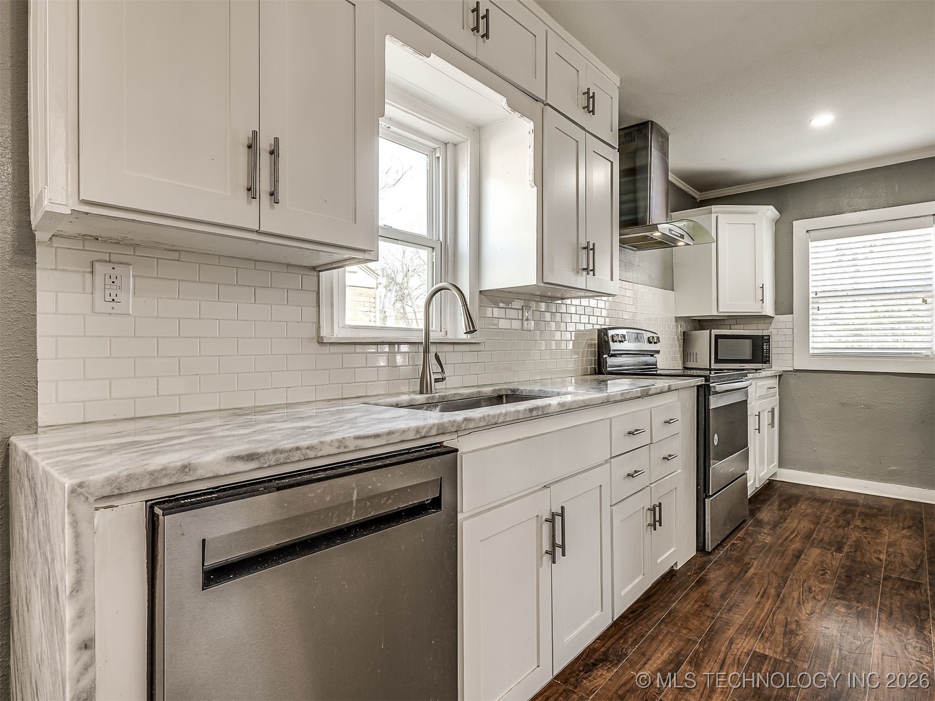 1227 S Richmond Avenue Property Photo 16