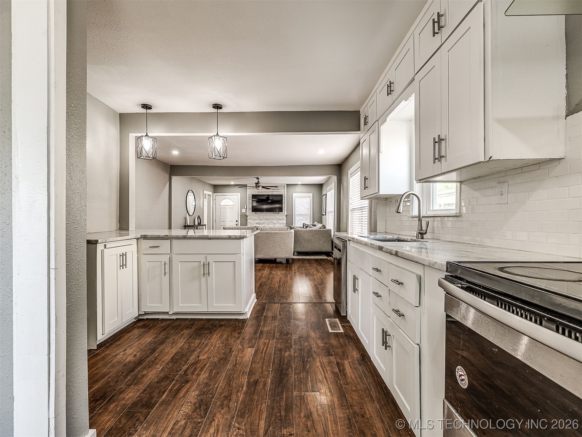 1227 S Richmond Avenue Property Photo 20