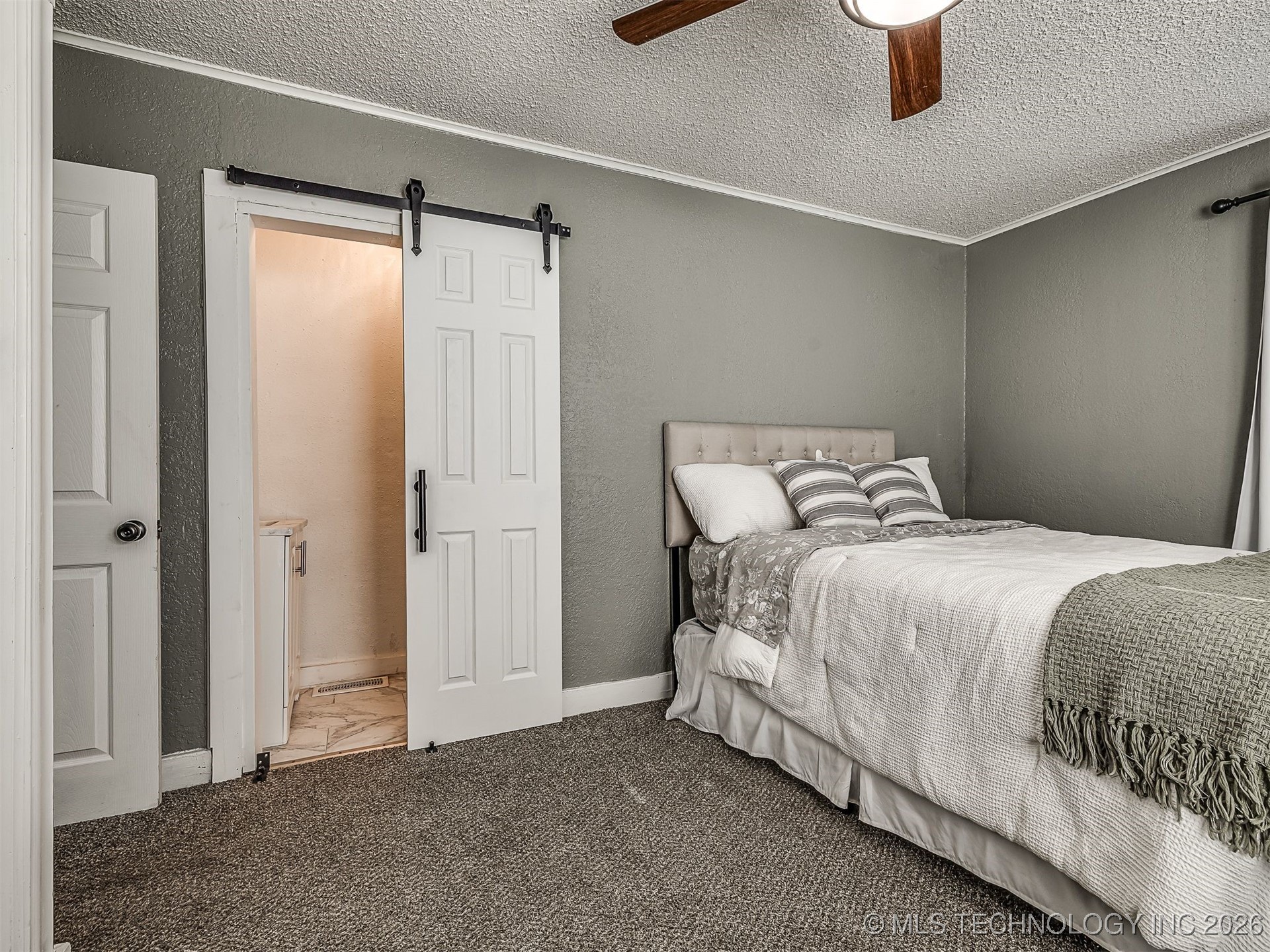 1227 S Richmond Avenue Property Photo 26