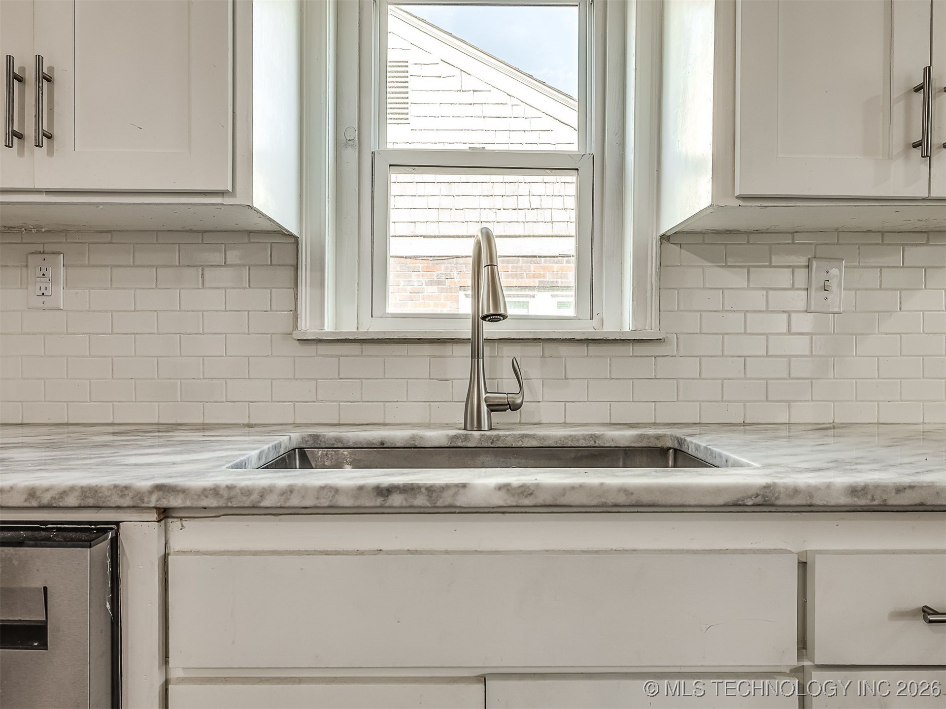 1227 S Richmond Avenue Property Photo 28