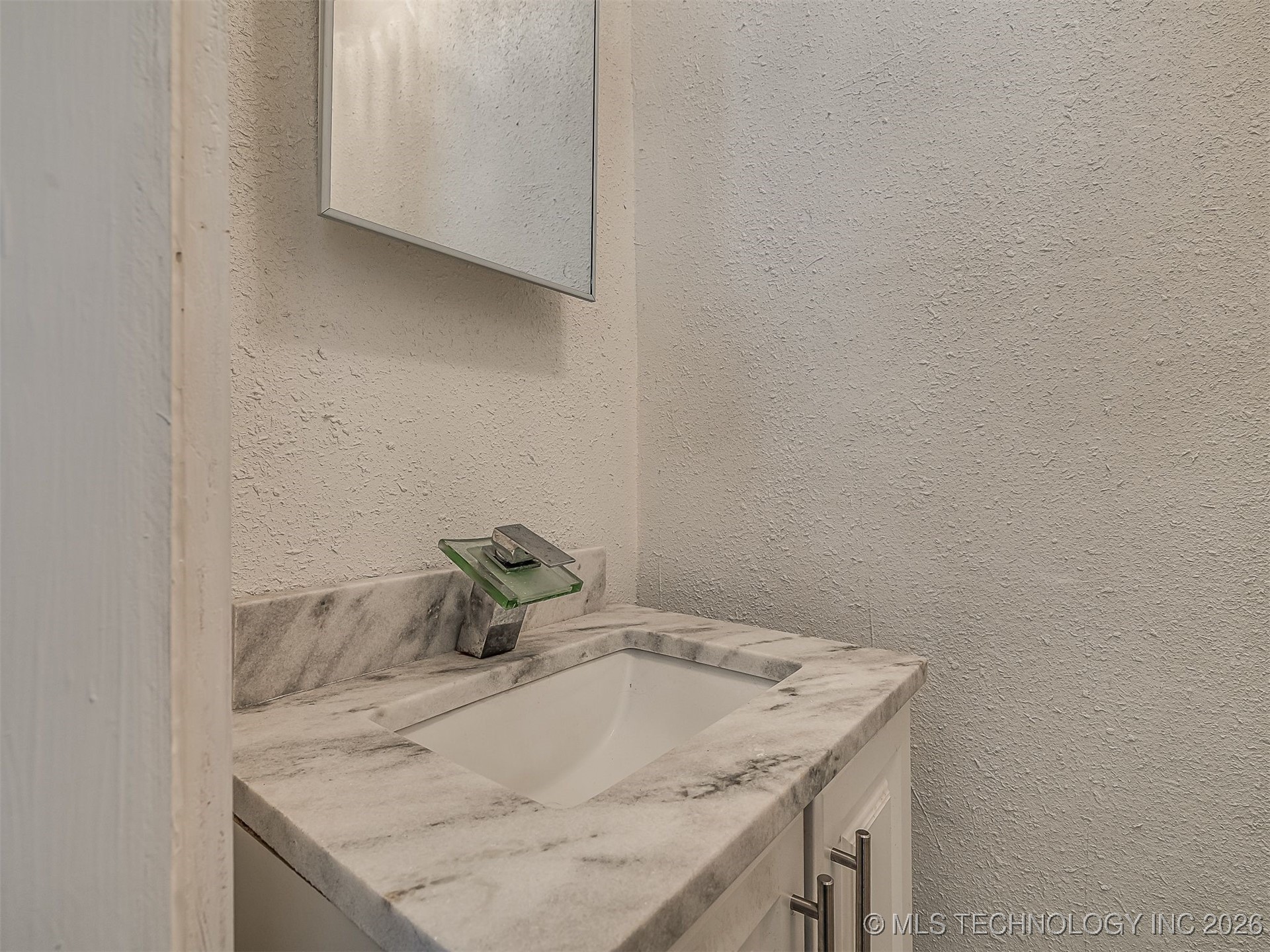 1227 S Richmond Avenue Property Photo 30