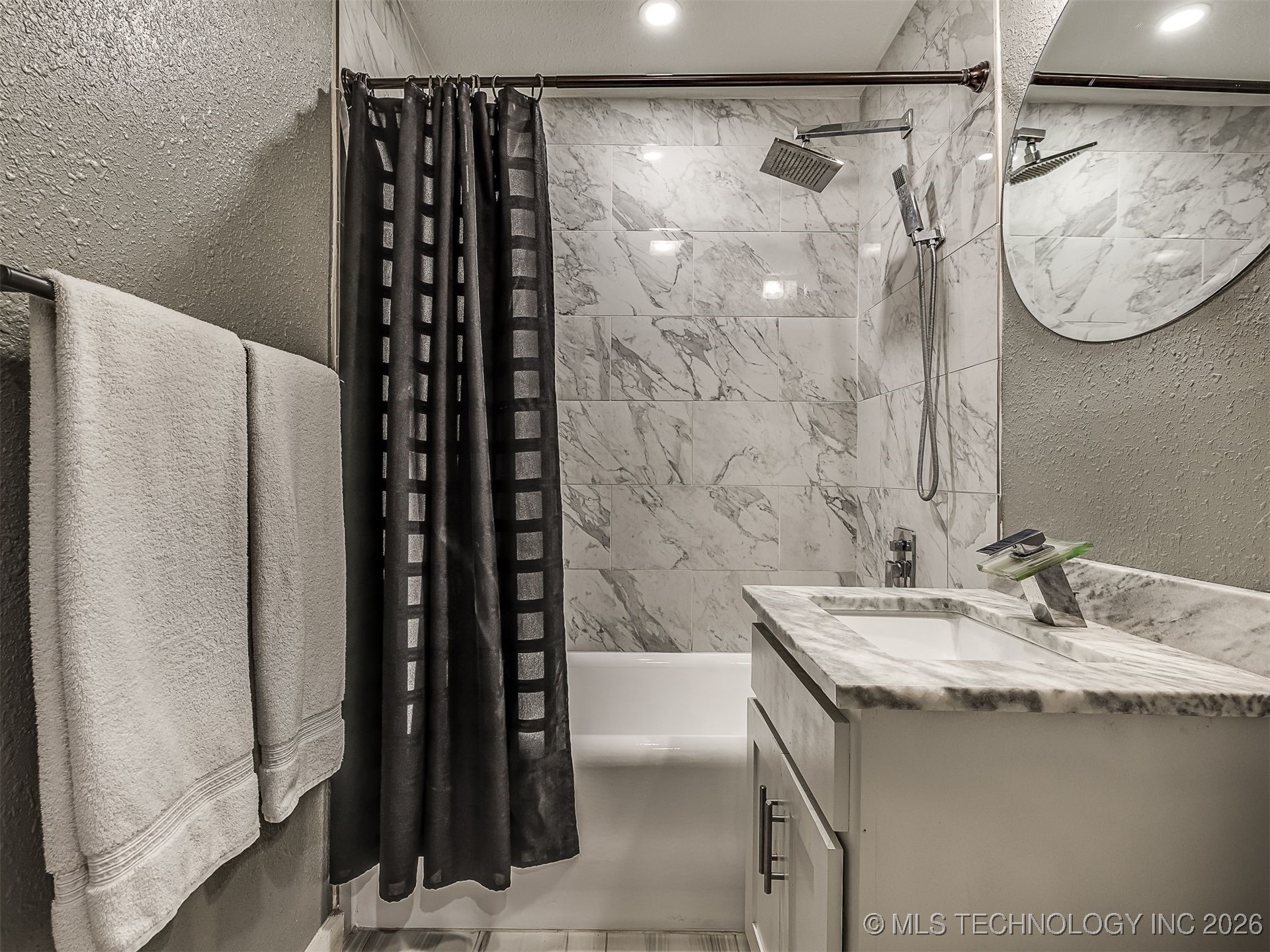 1227 S Richmond Avenue Property Photo 32