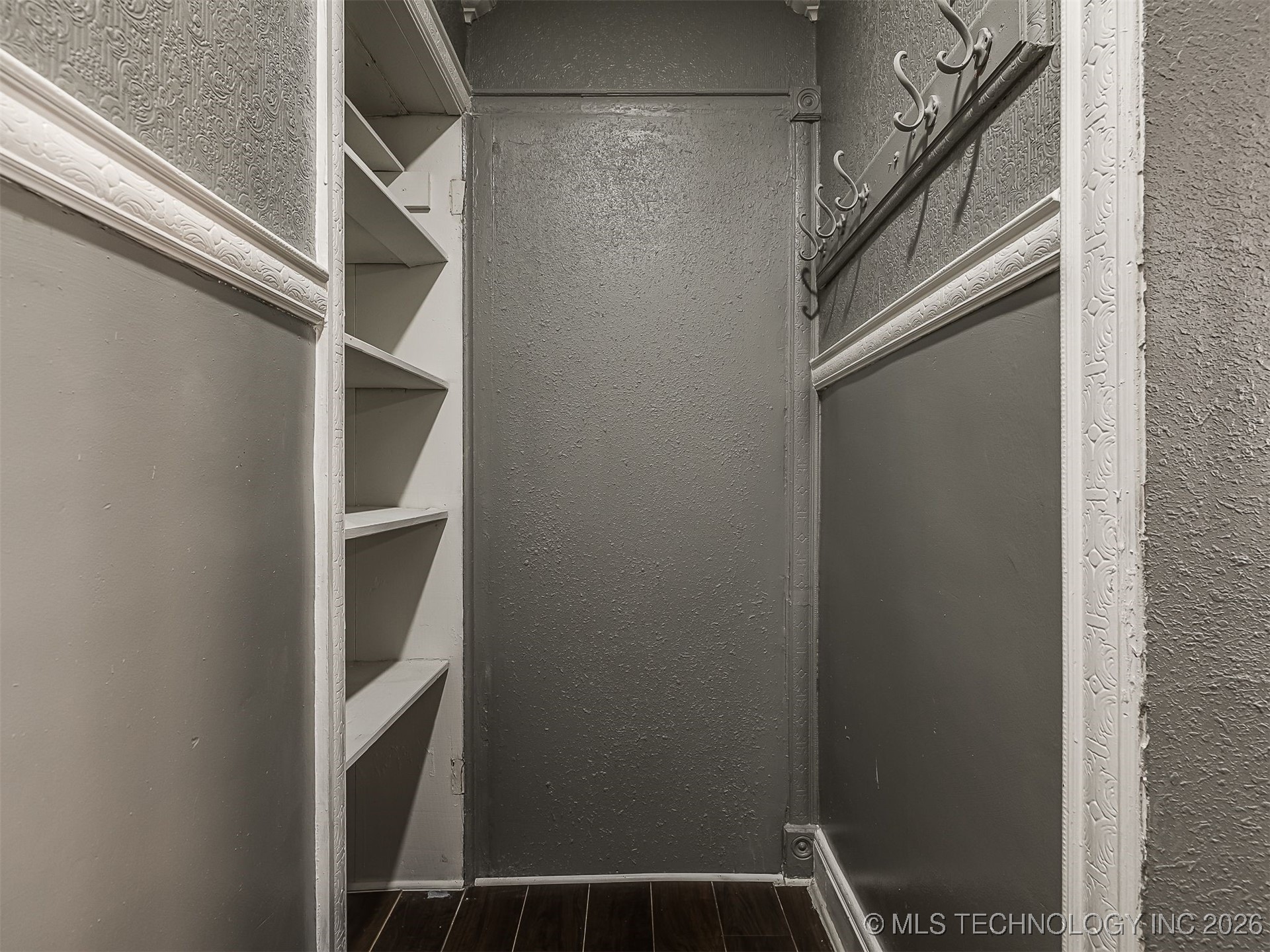 1227 S Richmond Avenue Property Photo 34