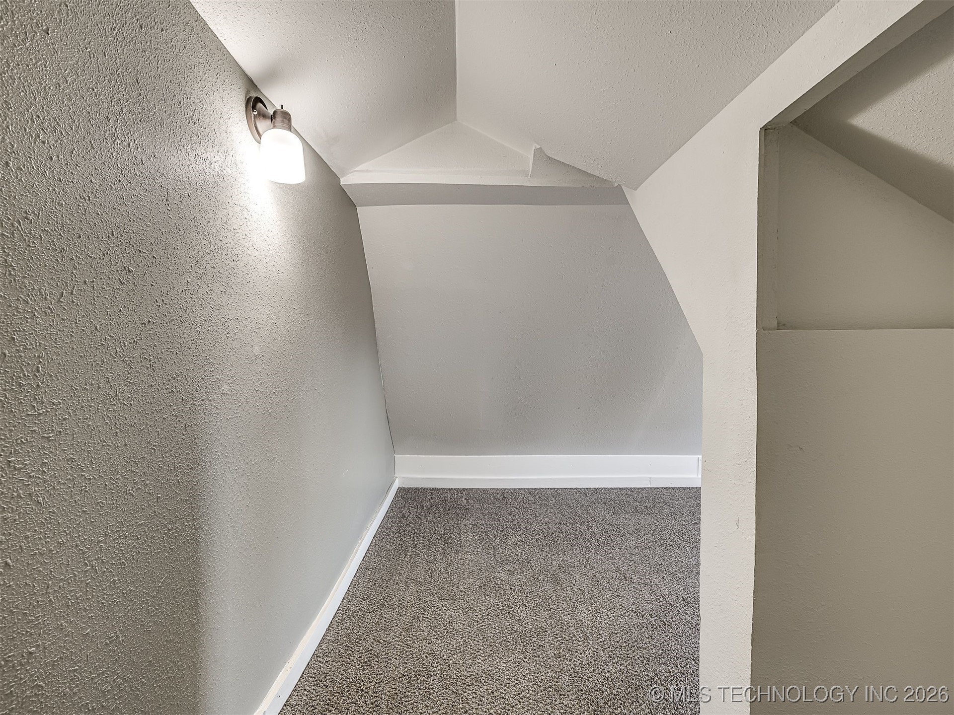 1227 S Richmond Avenue Property Photo 39