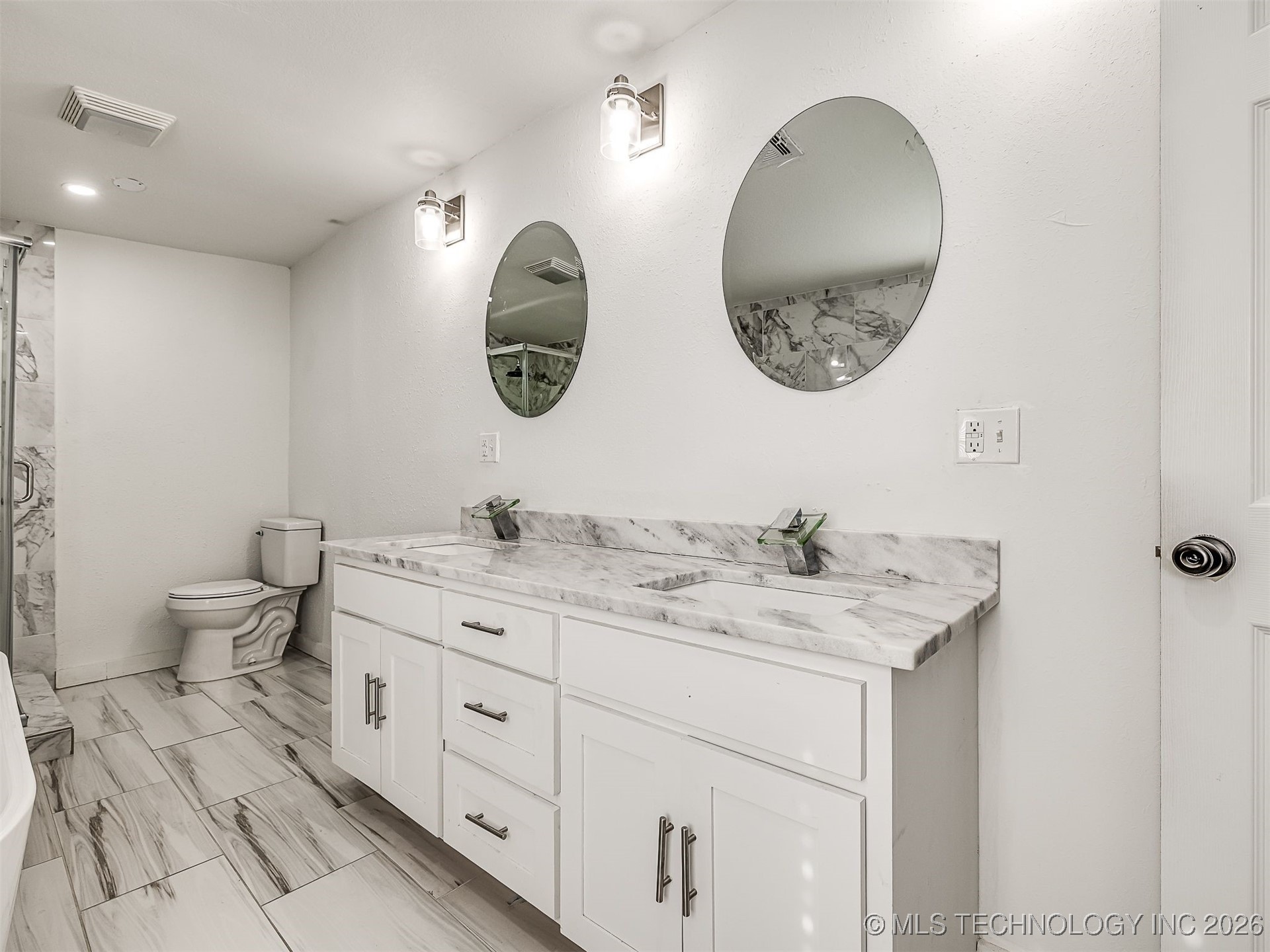 1227 S Richmond Avenue Property Photo 49