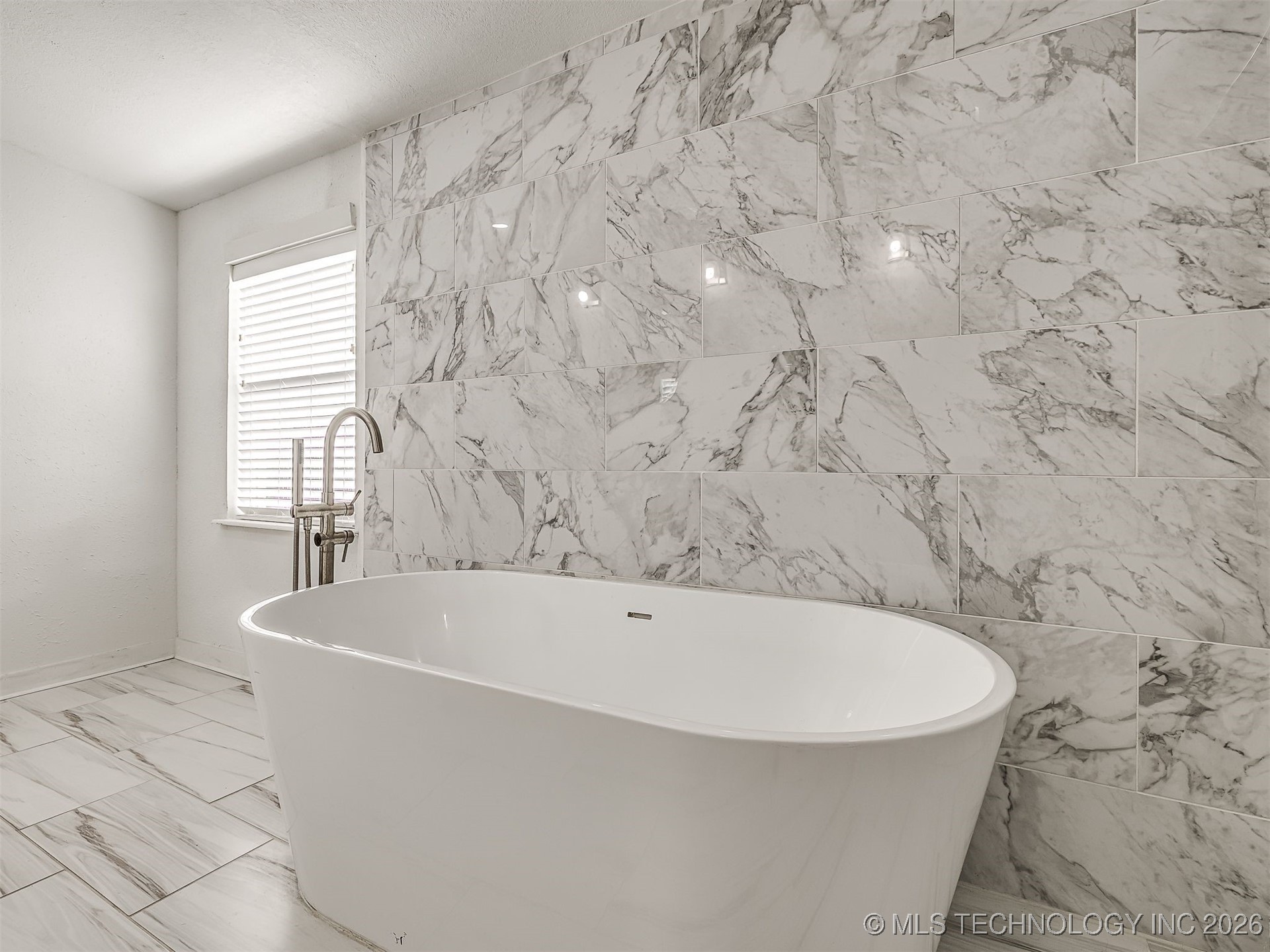 1227 S Richmond Avenue Property Photo 52