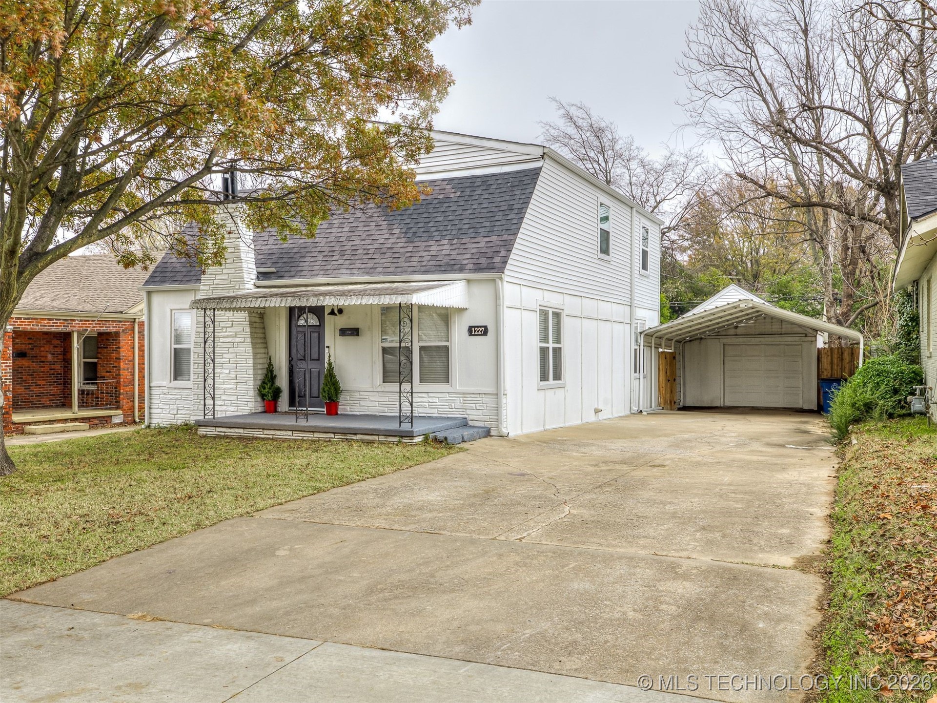 1227 S Richmond Avenue Property Photo 55