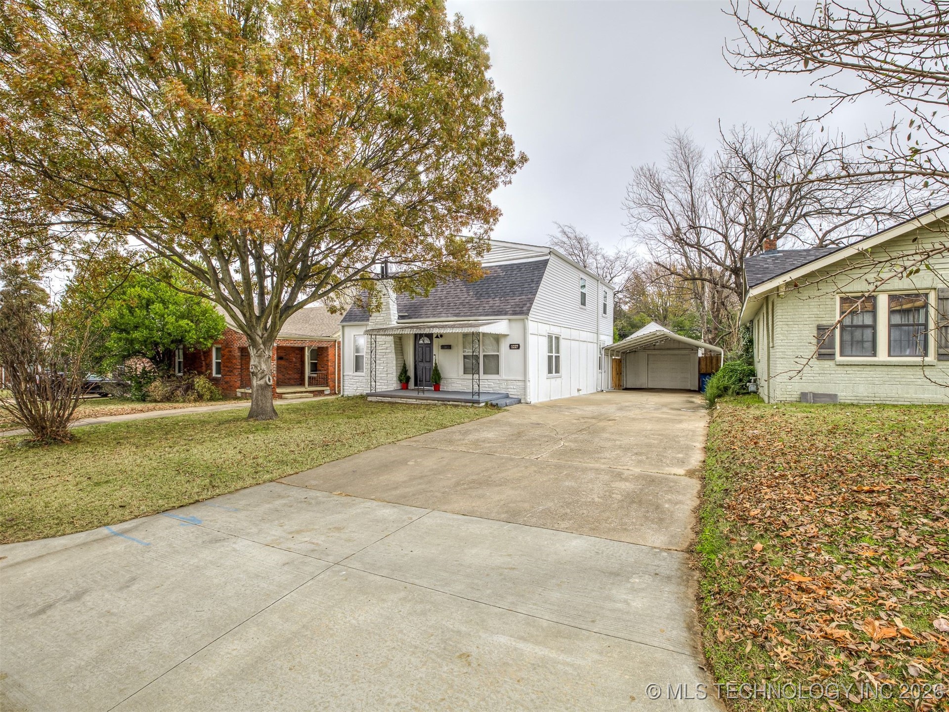 1227 S Richmond Avenue Property Photo 56