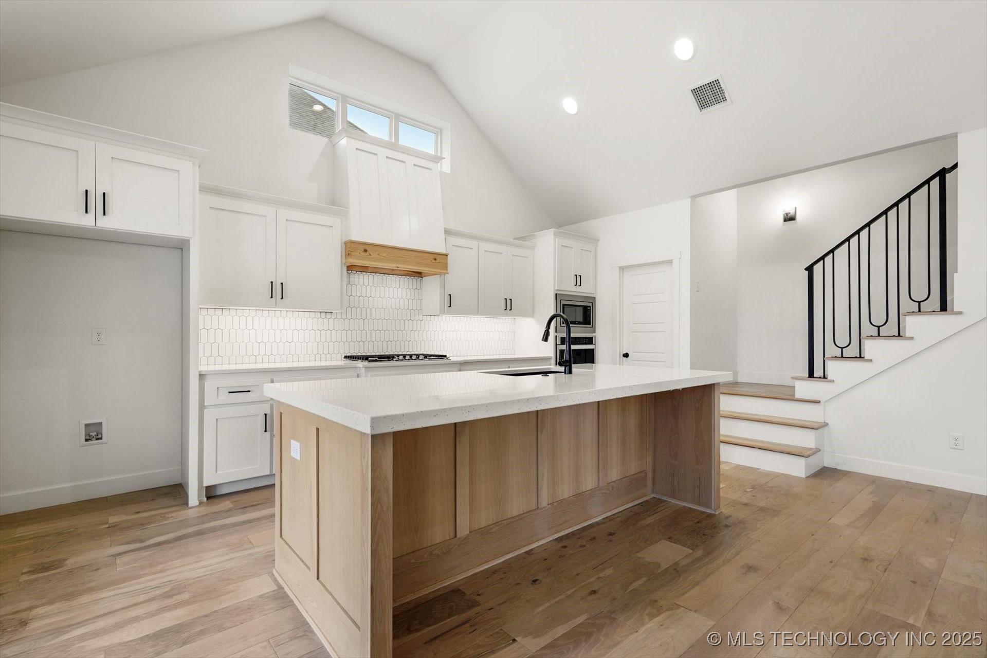 13716 S 21st Court E Property Photo 10