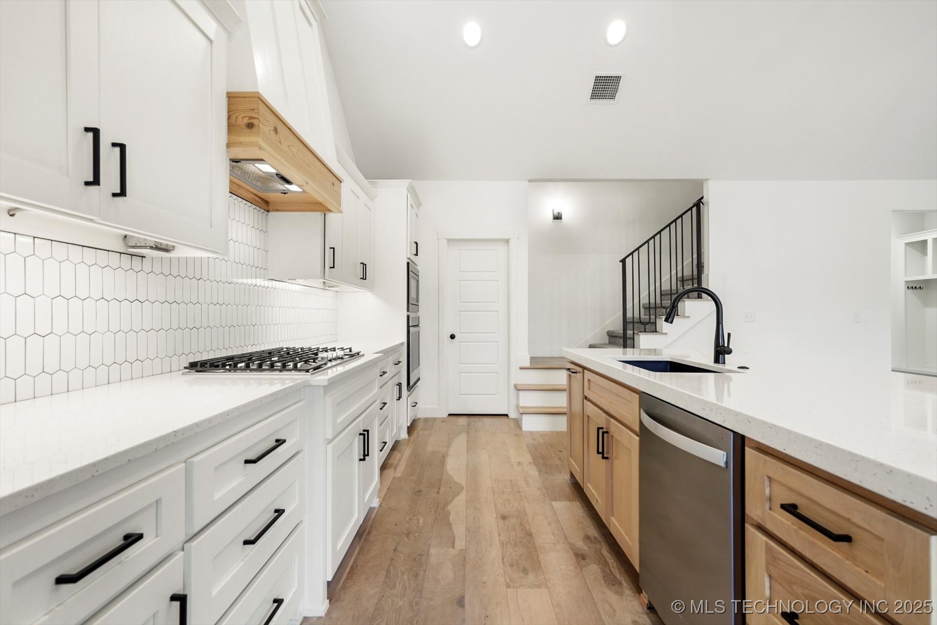 13716 S 21st Court E Property Photo 11