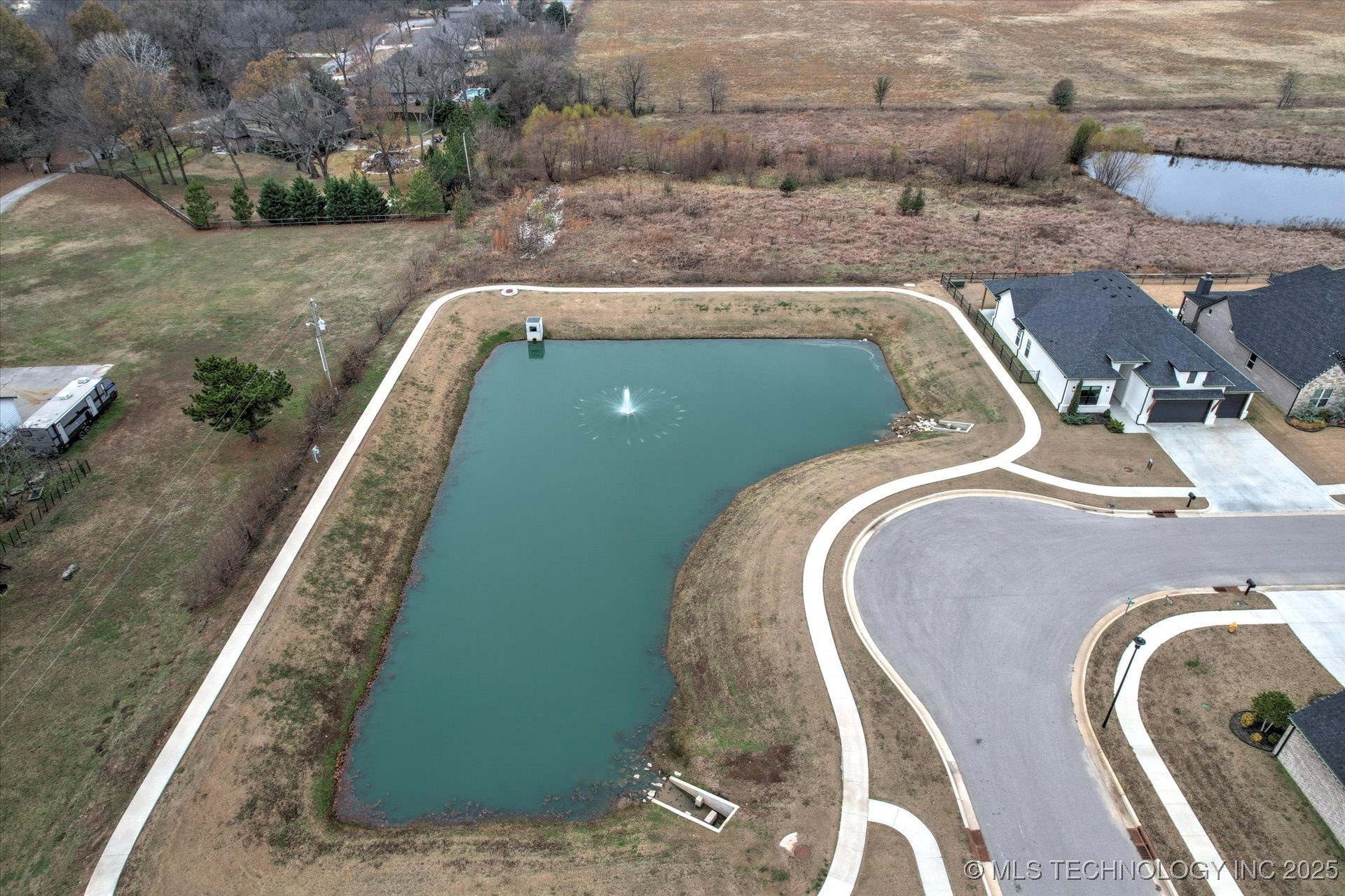 13716 S 21st Court E Property Photo 38