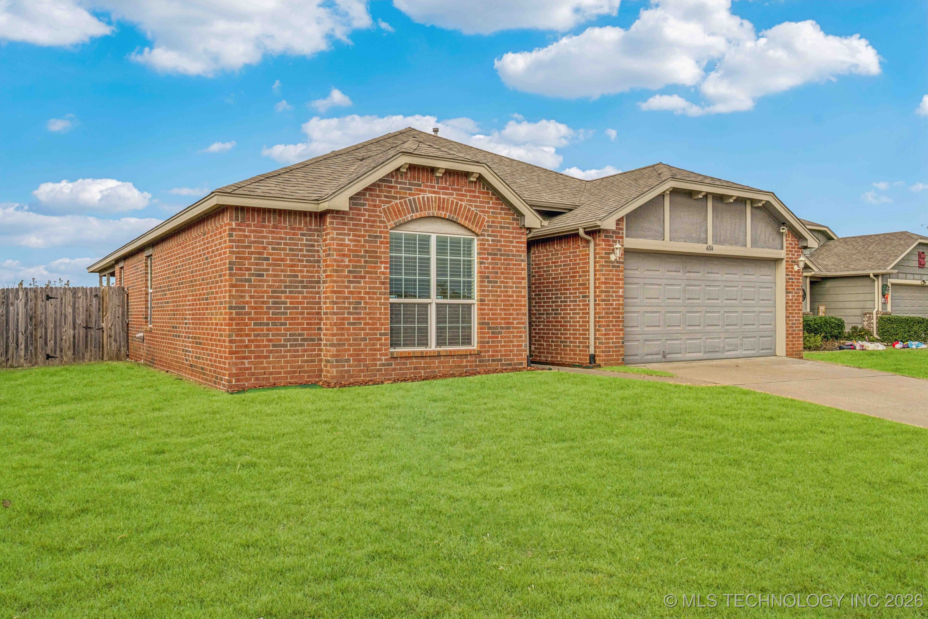 4114 S 181st East Avenue Property Photo 2