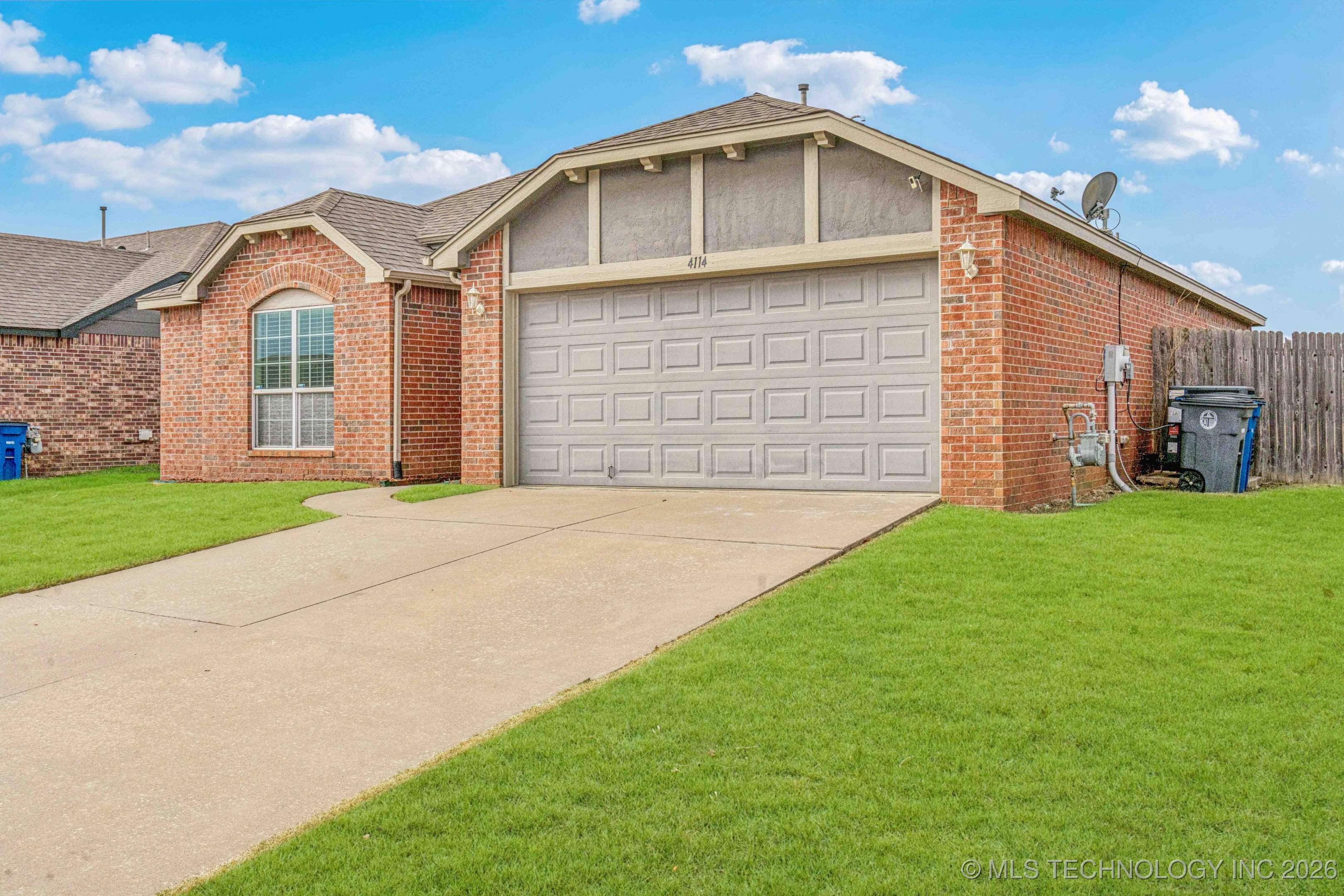 4114 S 181st East Avenue Property Photo 3