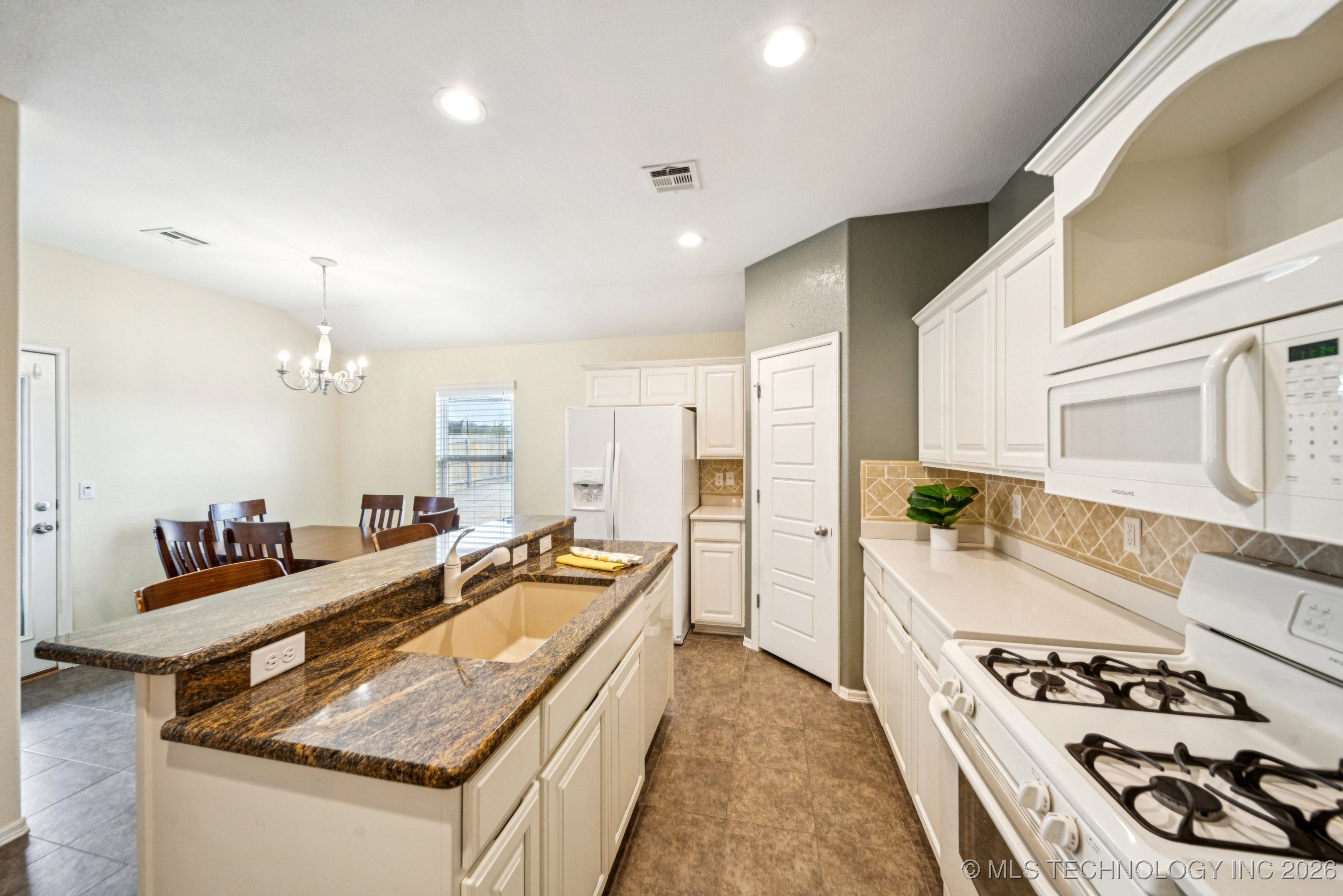 4114 S 181st East Avenue Property Photo 12