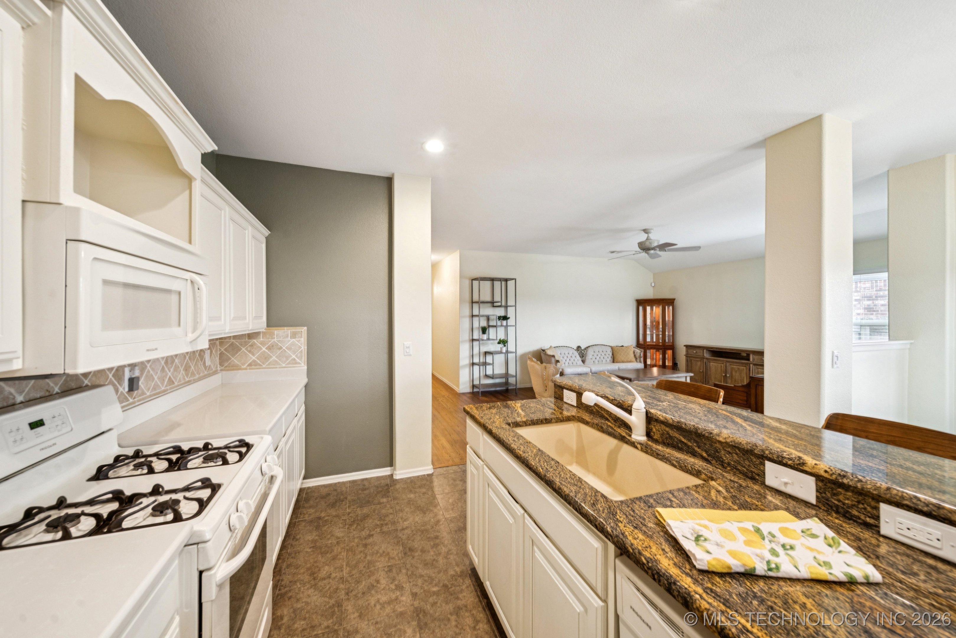 4114 S 181st East Avenue Property Photo 13