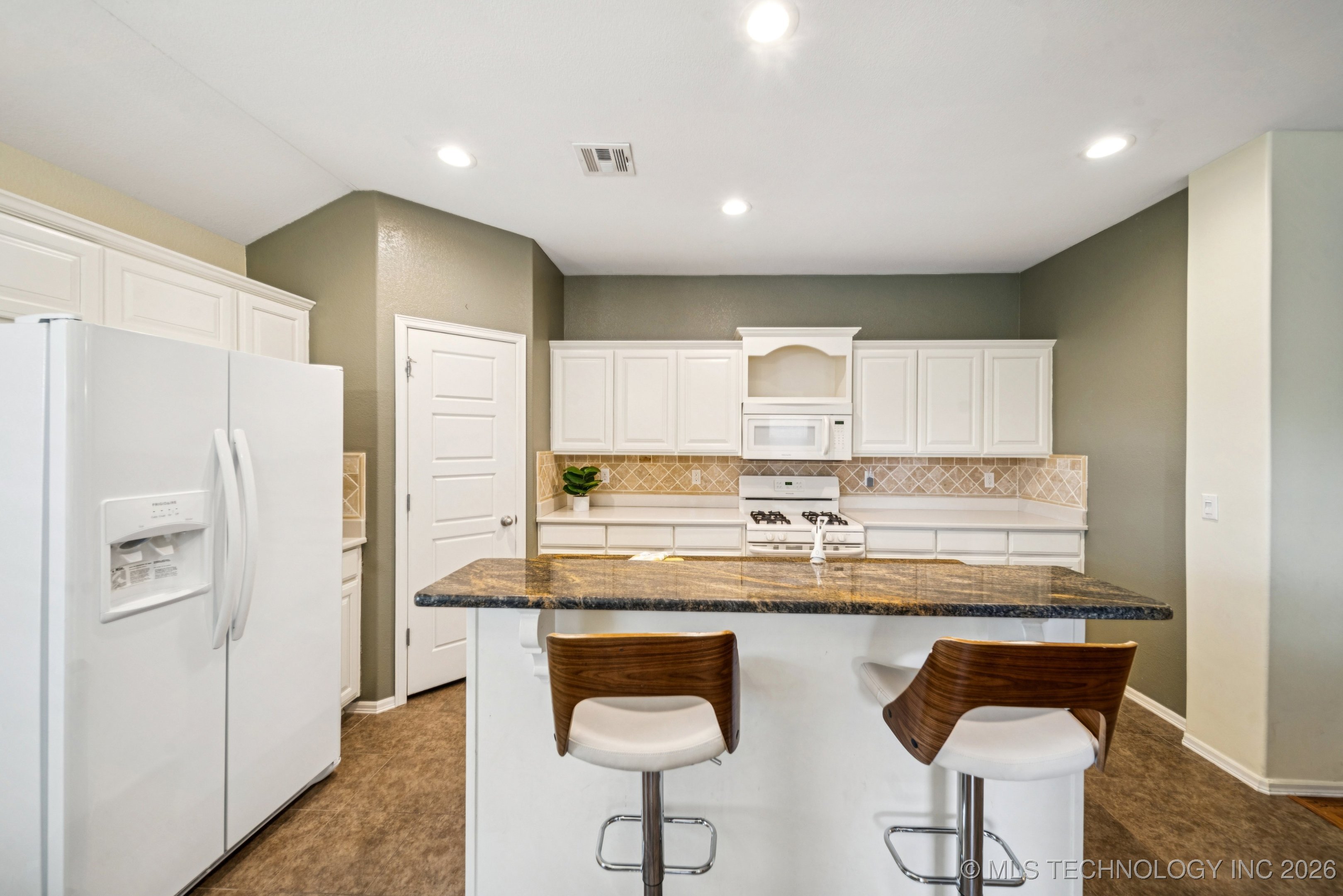 4114 S 181st East Avenue Property Photo 15