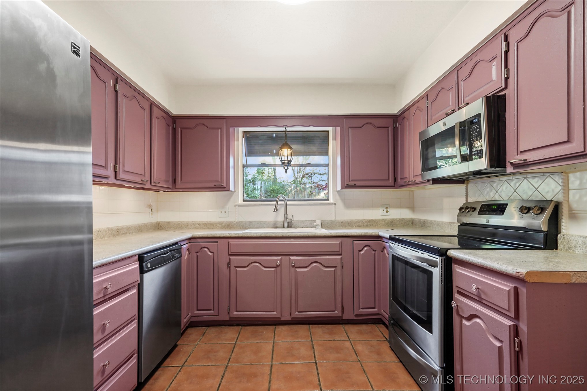 8131 S Jamestown Avenue Property Photo 11