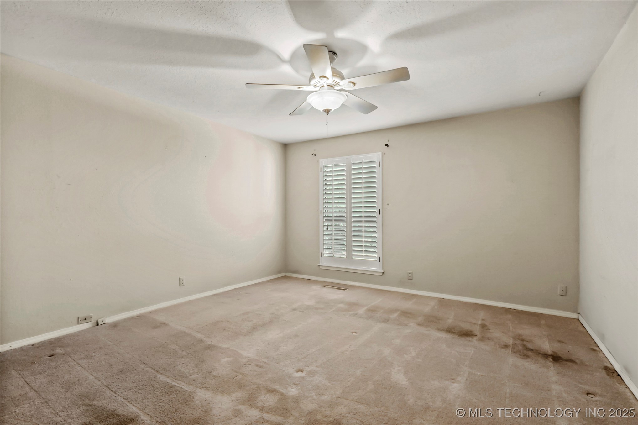 8131 S Jamestown Avenue Property Photo 14