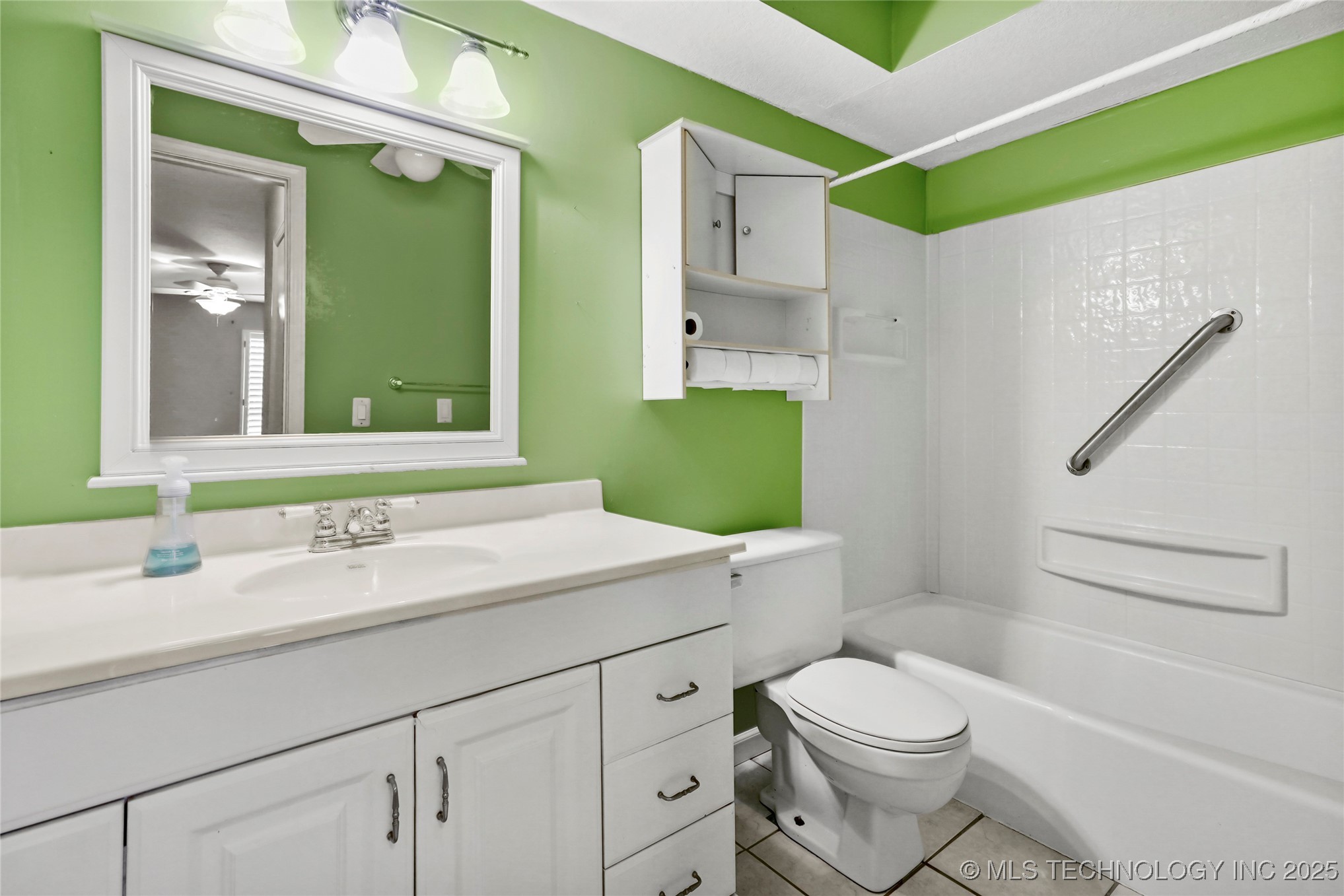 8131 S Jamestown Avenue Property Photo 16