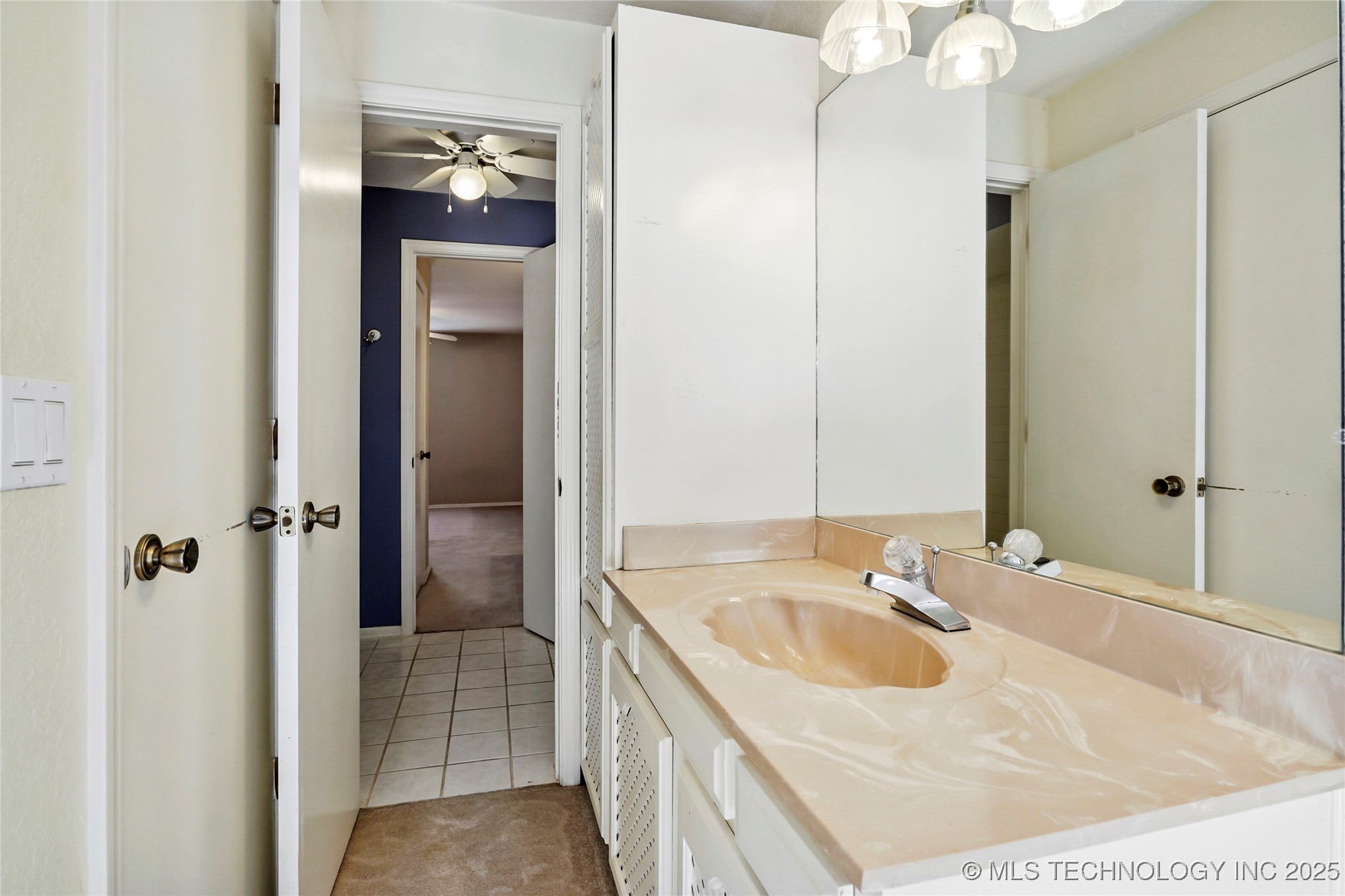 8131 S Jamestown Avenue Property Photo 20