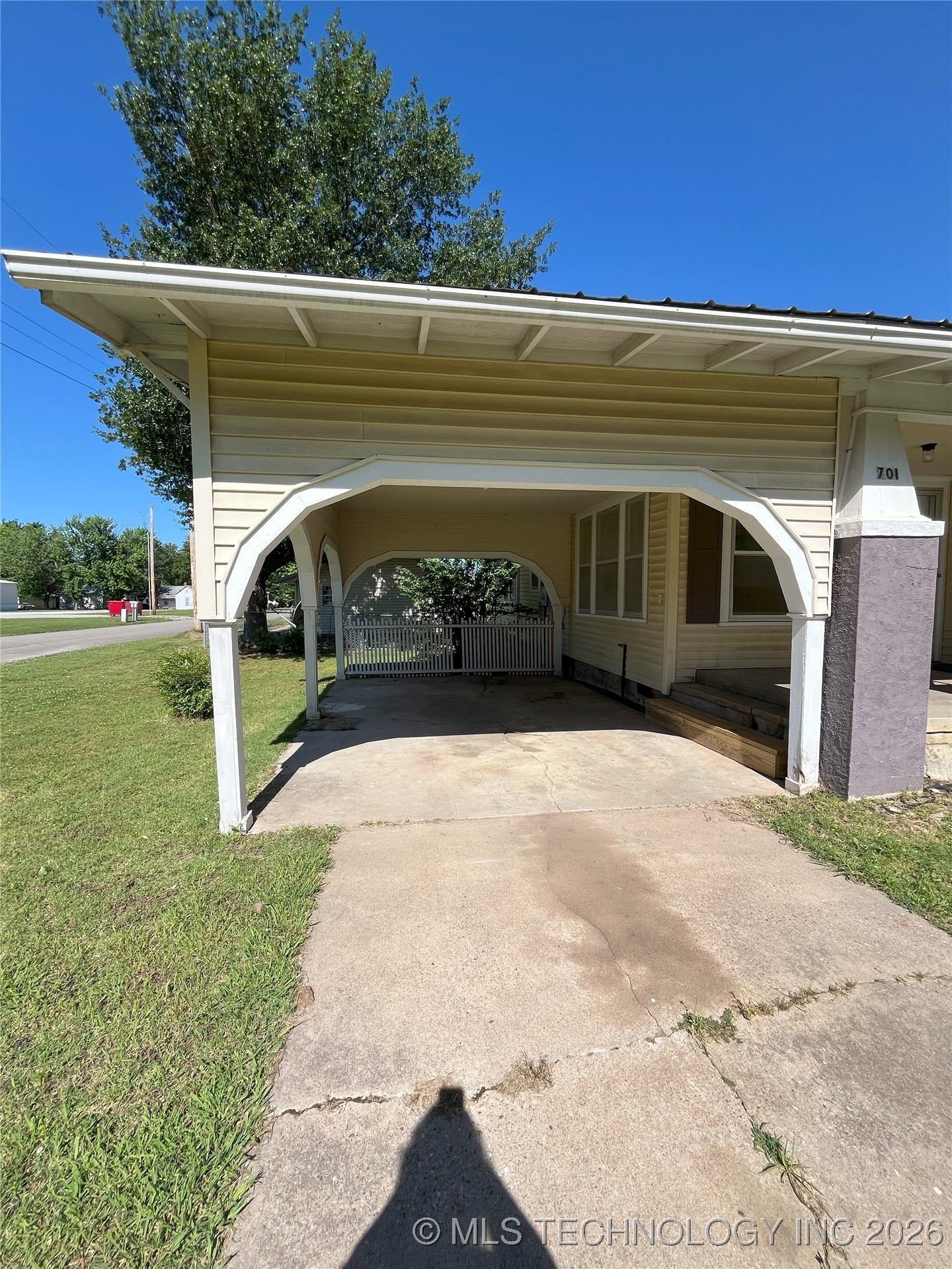 701 Nw 3rd Street Property Photo 2