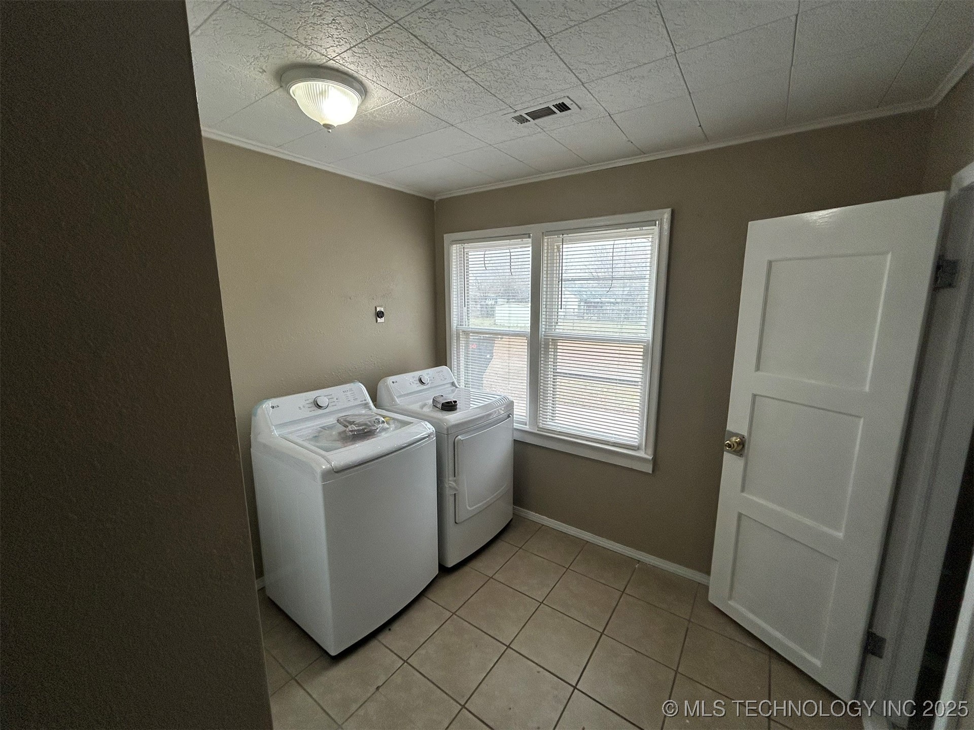 3027 W Cameron Street Property Photo 7