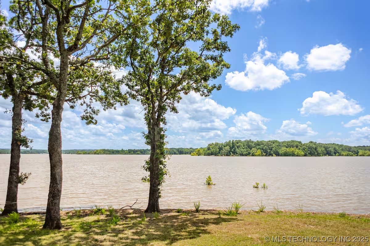 428784 E 1150 Property Photo 7