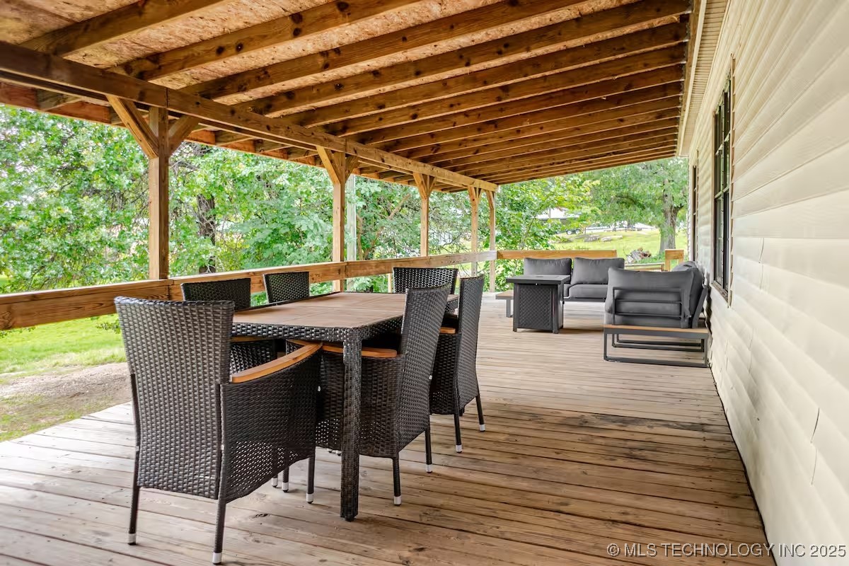 428784 E 1150 Property Photo 8