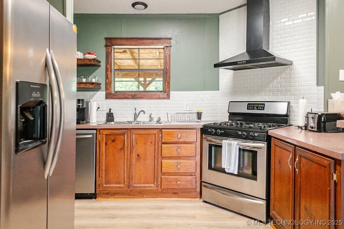 428784 E 1150 Property Photo 20