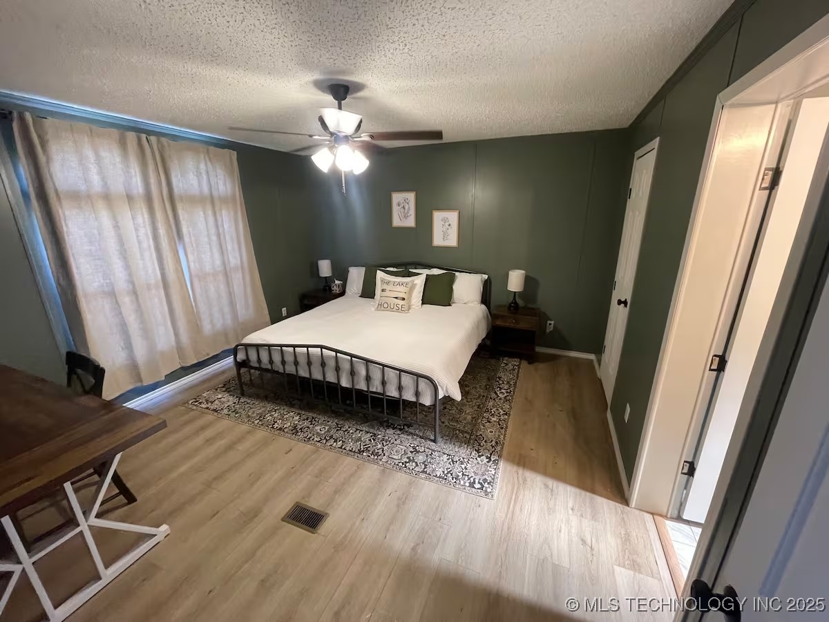 428784 E 1150 Property Photo 25