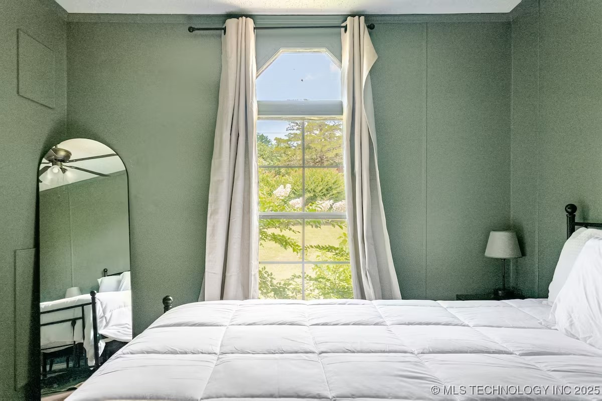 428784 E 1150 Property Photo 30