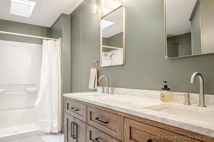 428784 E 1150 Property Photo 34