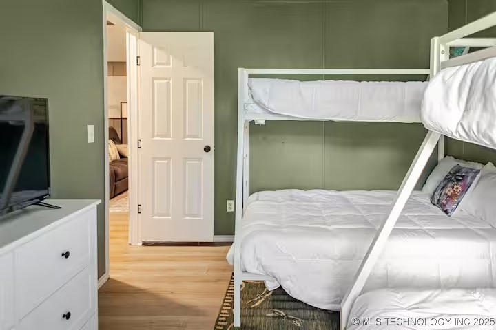 428784 E 1150 Property Photo 36