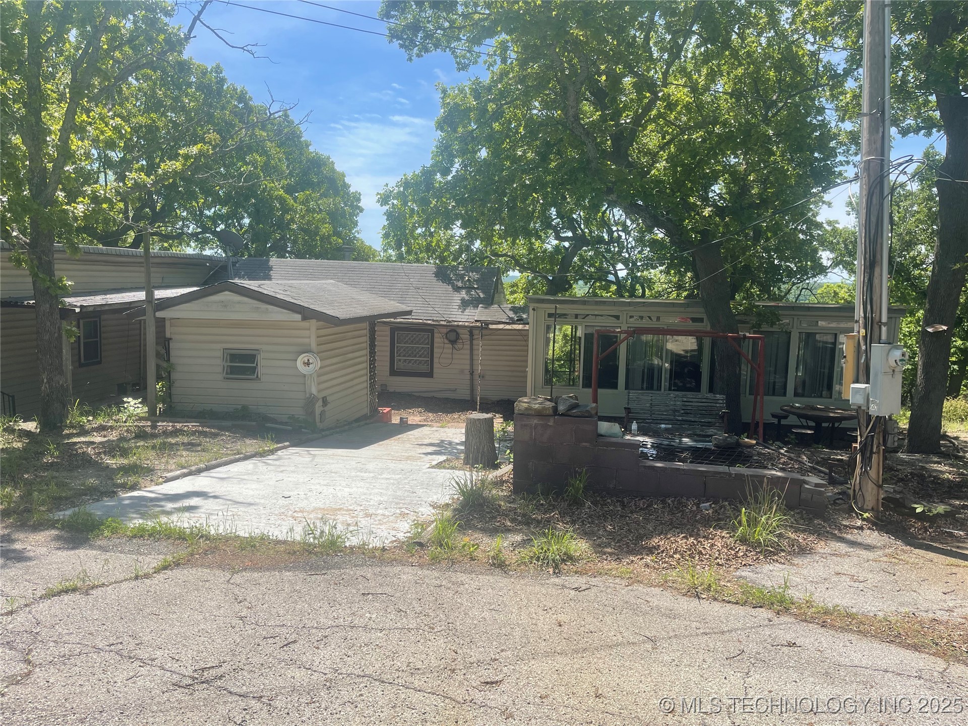 41192 Kings Hill Road Property Photo 1