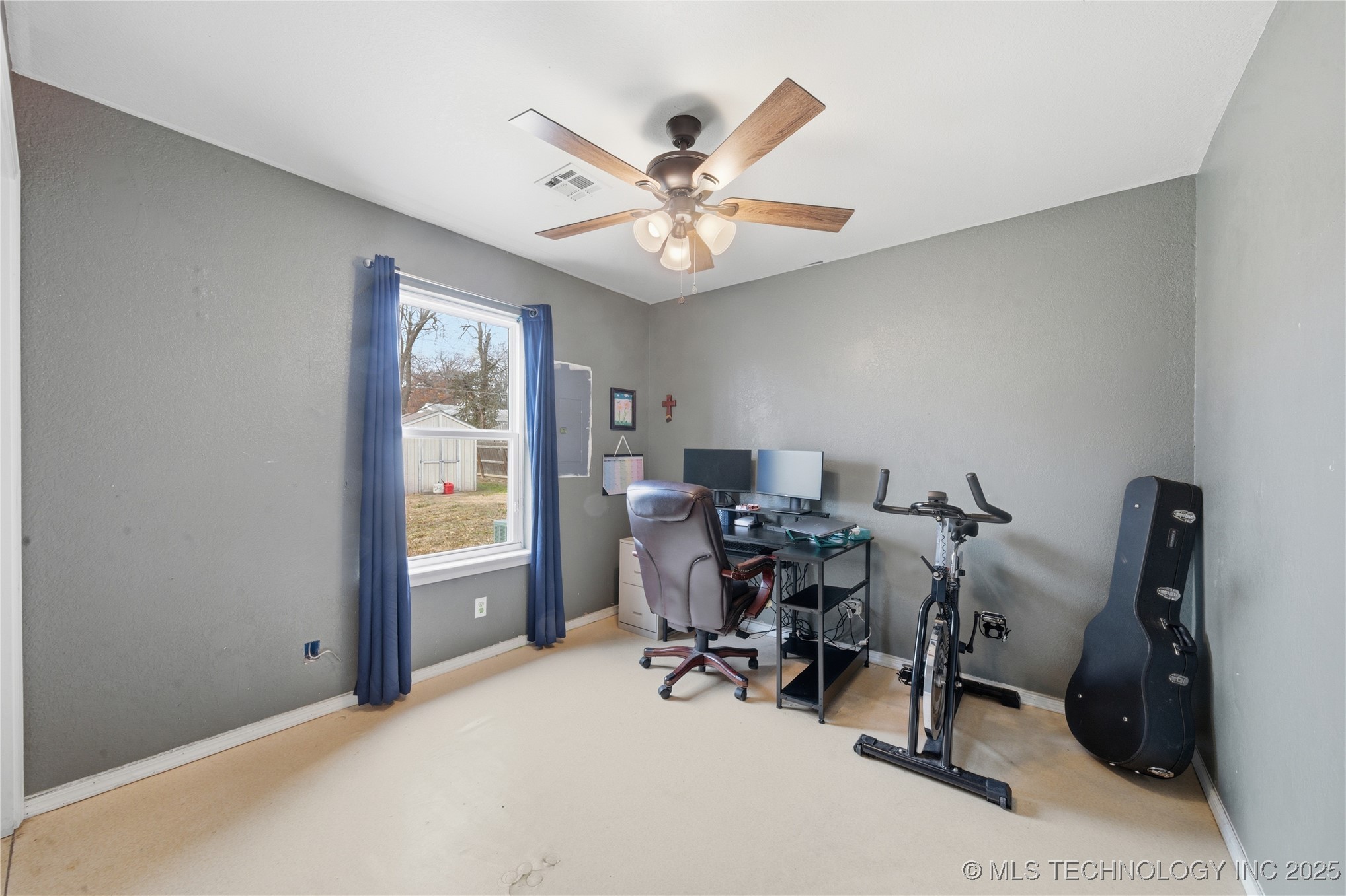 1643 S Oak Avenue Property Photo 22