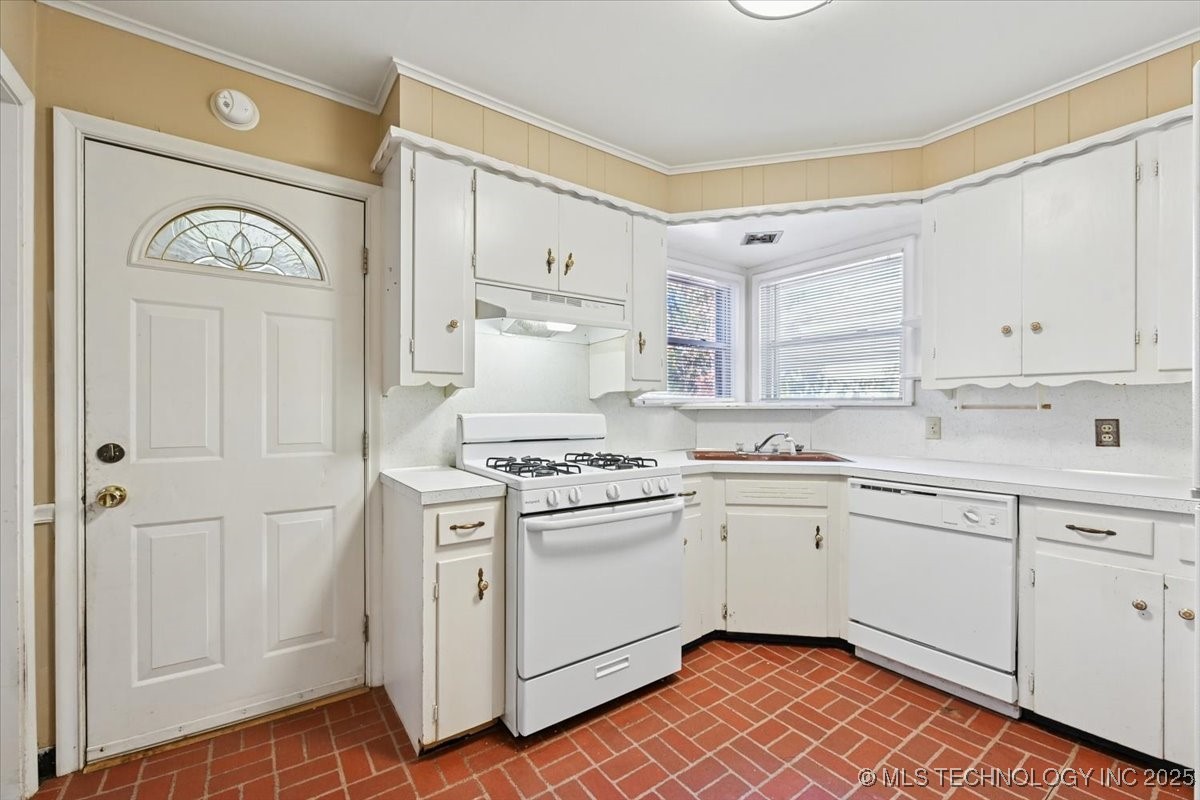 5140 S Troost Avenue Property Photo 12