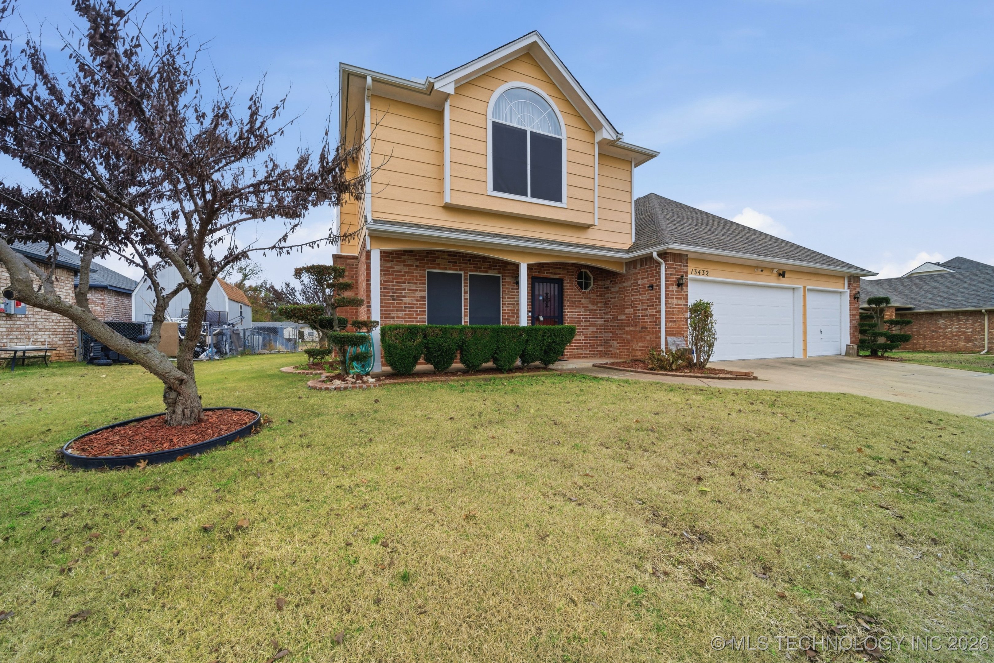 13432 E 36th Street Property Photo 2