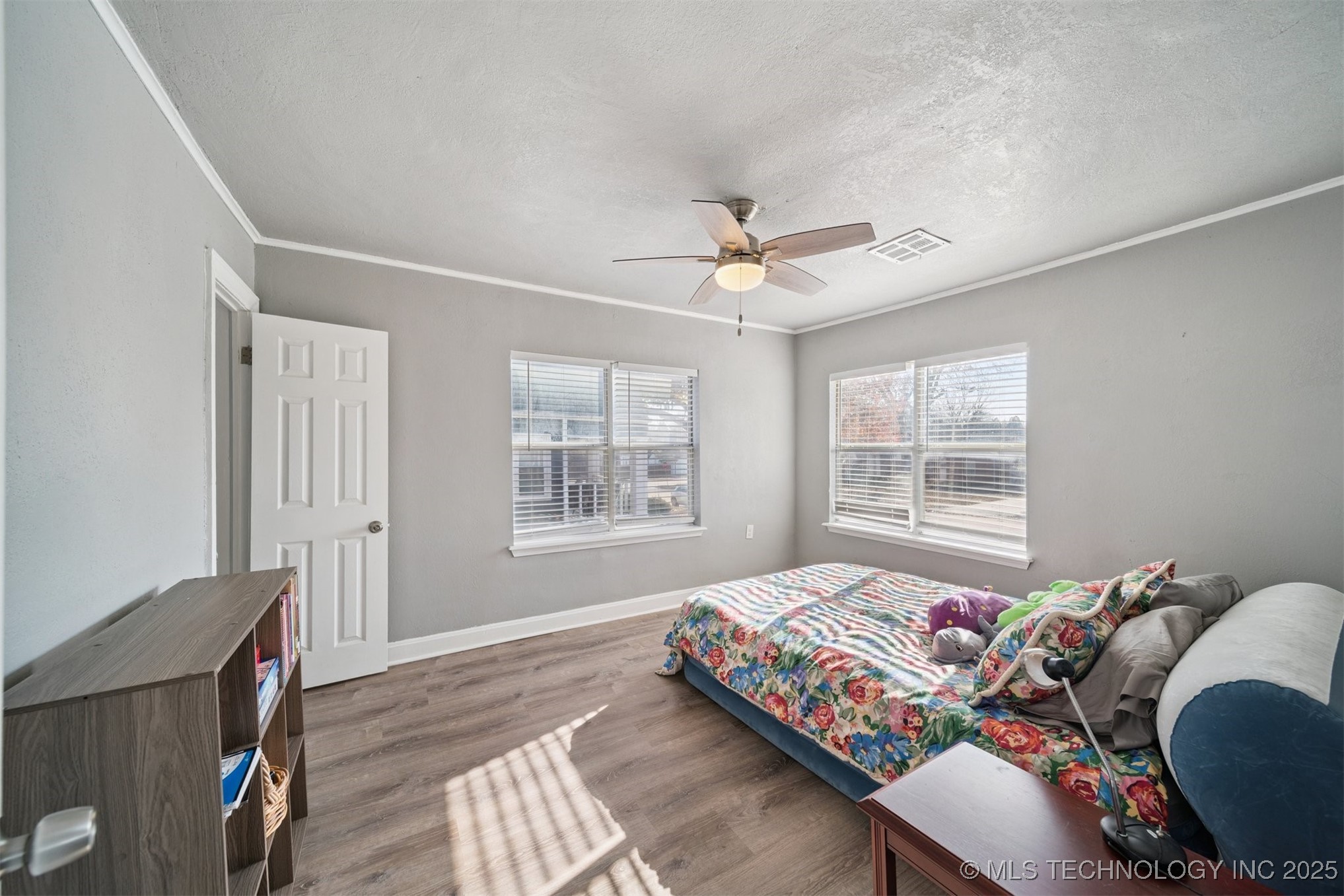 2735 E 1st Street Property Photo 12