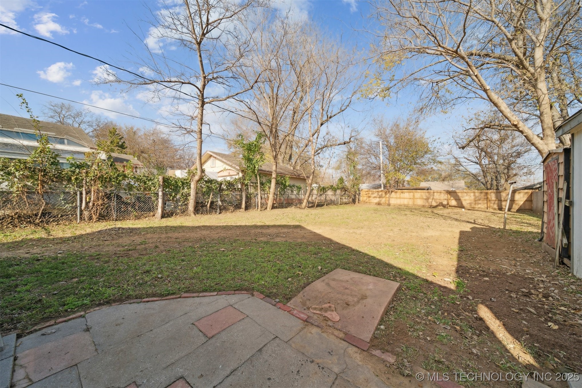 2735 E 1st Street Property Photo 15